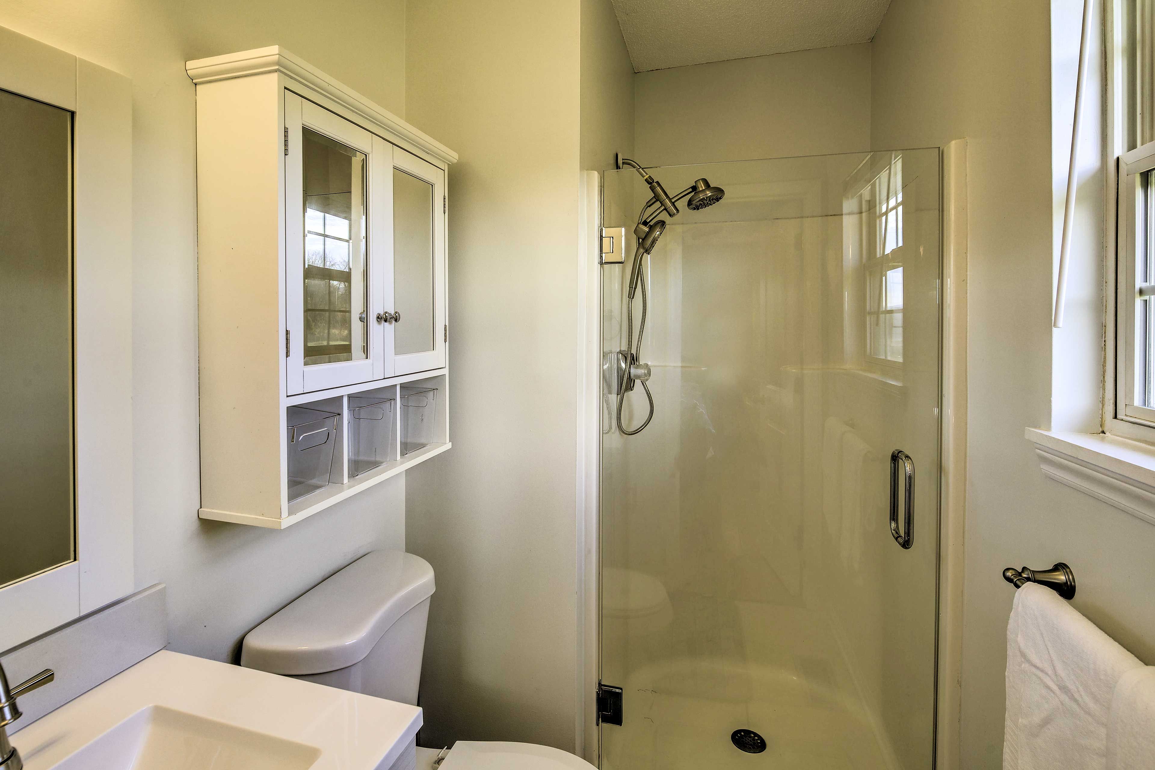 En-Suite Bathroom | Towels Provided | Complimentary Toiletries