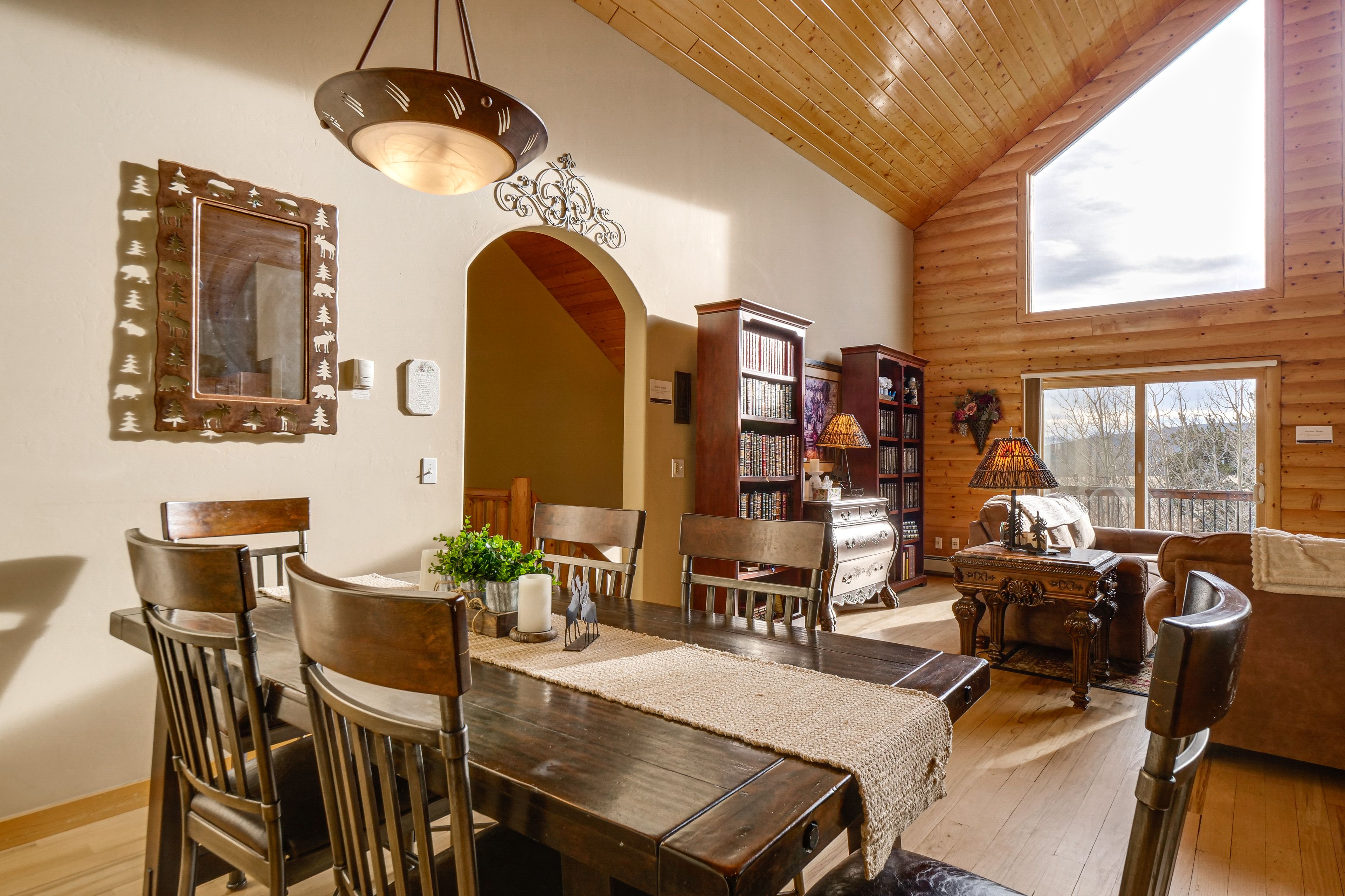 Dining Area | Main Level | Dishware/Flatware Provided