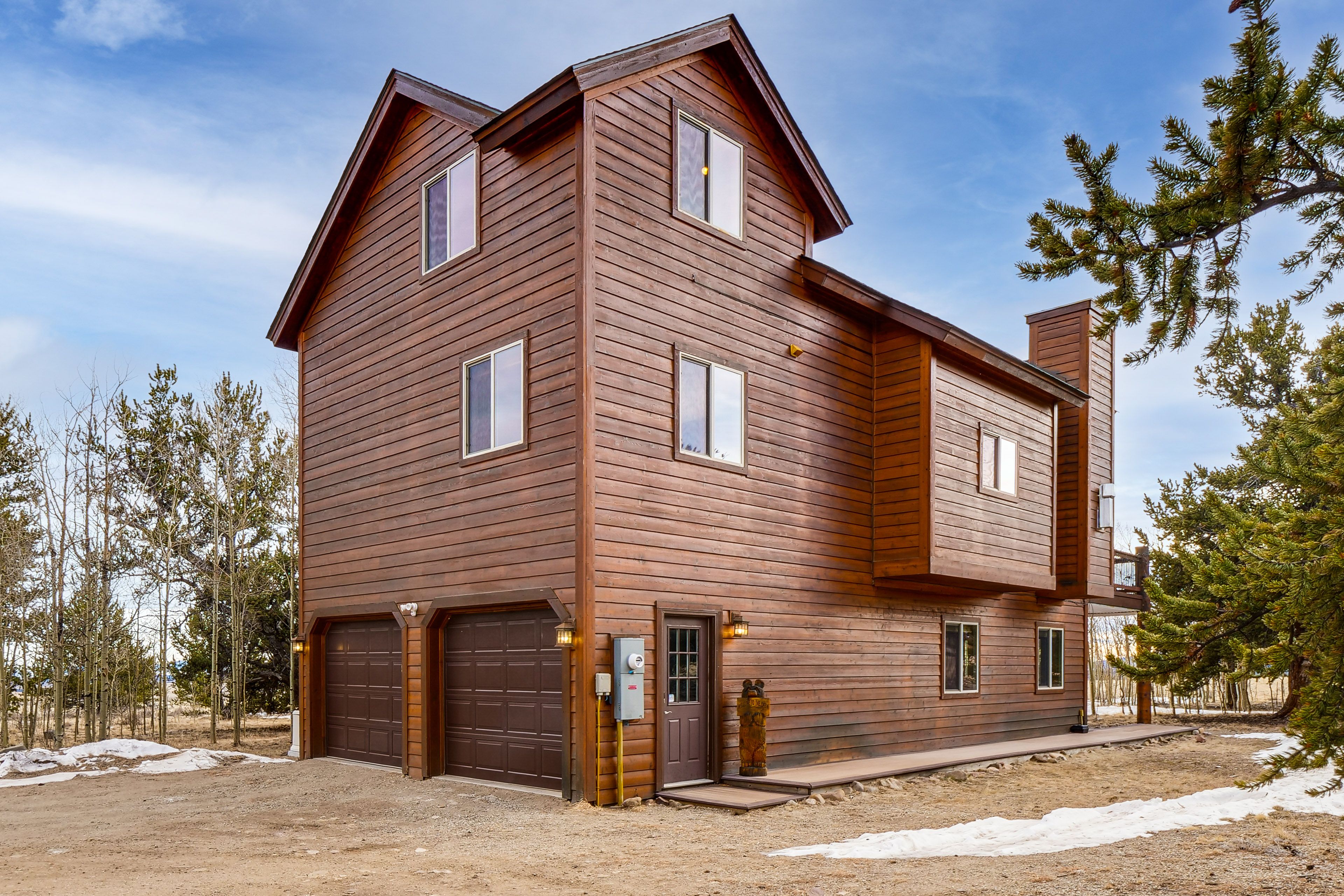Parking | Garage (1 Vehicle) | Gravel Driveway (2 Vehicles)