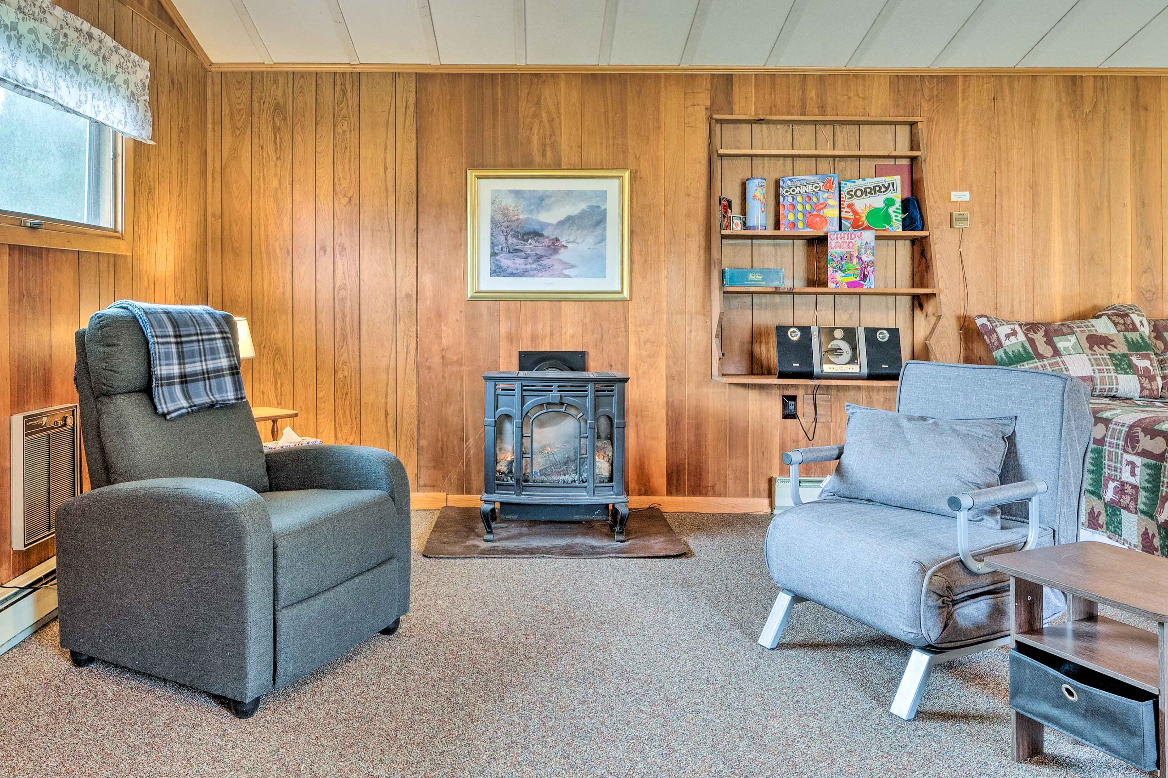 Living Area | Full Bed | Futon | Convertible Chair | Books