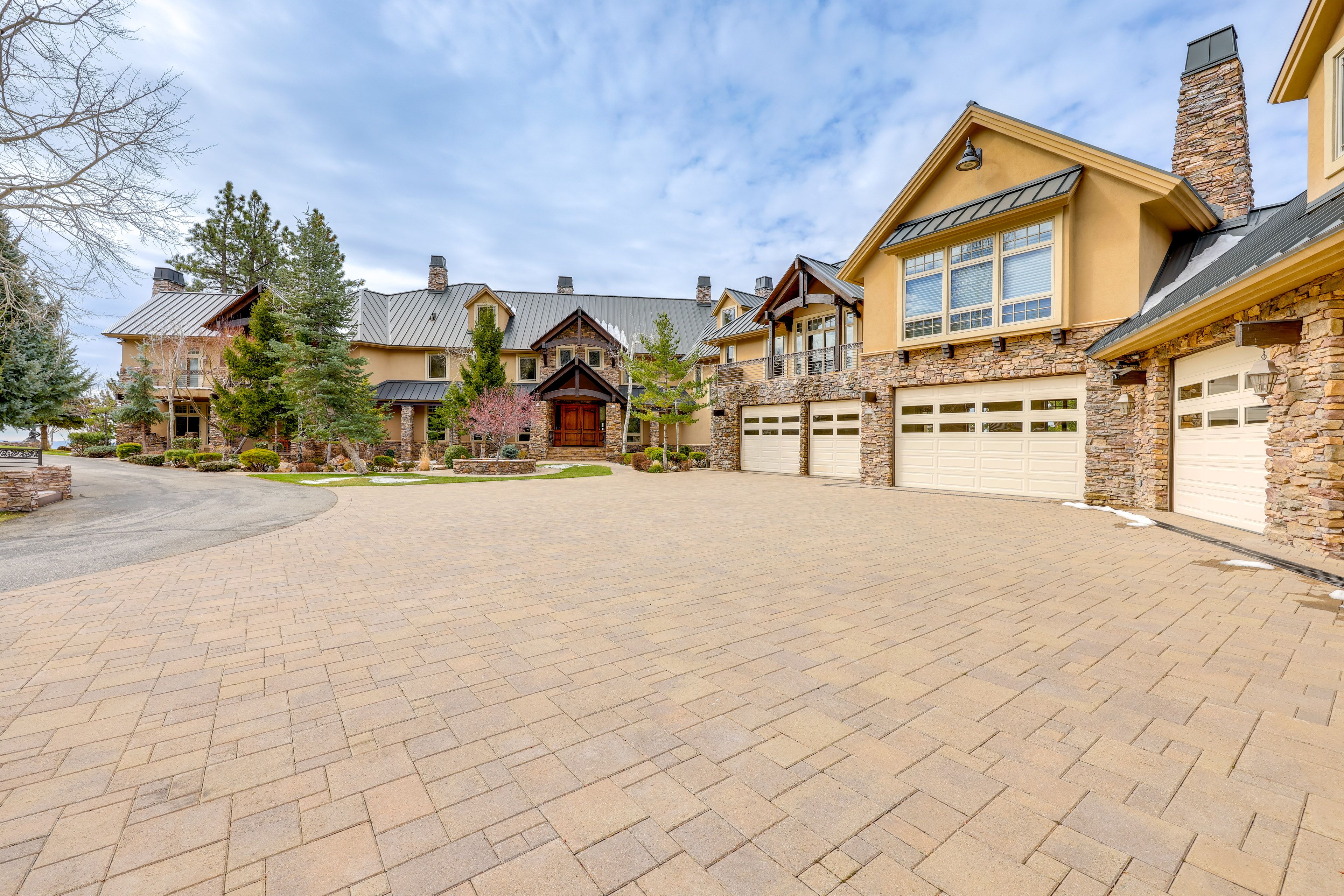 Yucaipa Vacation Rental | 5BR | 8BA | 16,274 Sq Ft | Stairs Required