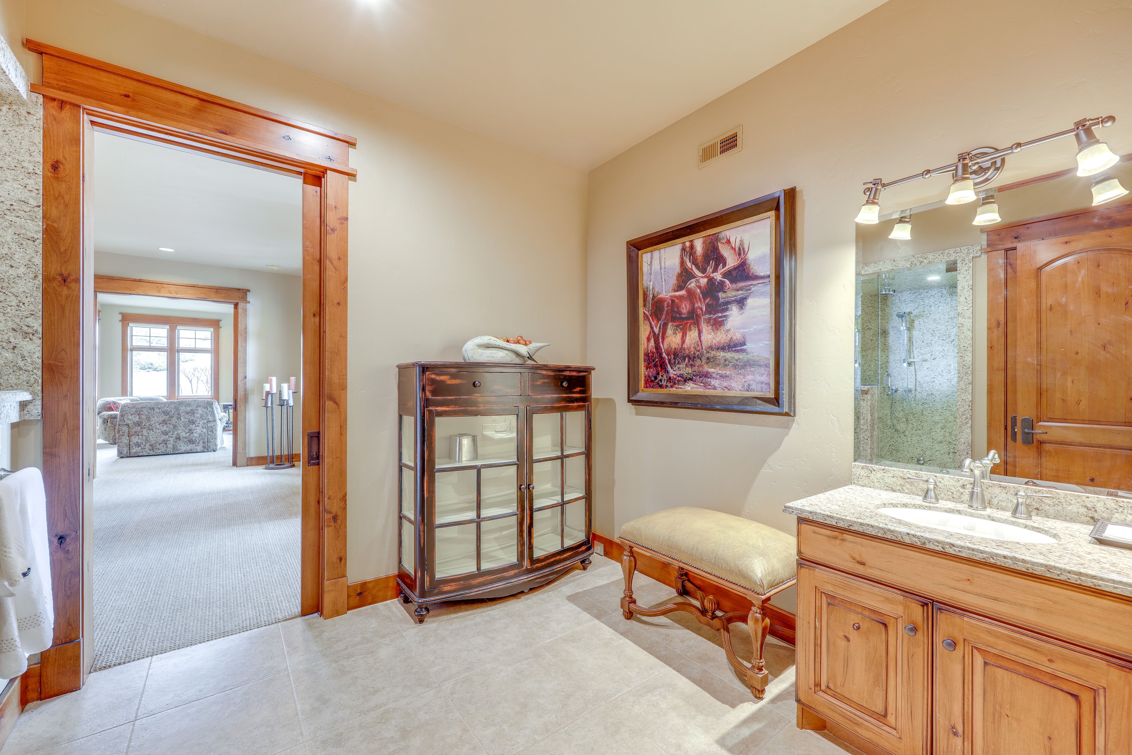 En-Suite Bathroom | Main Level | Walk-In Closet