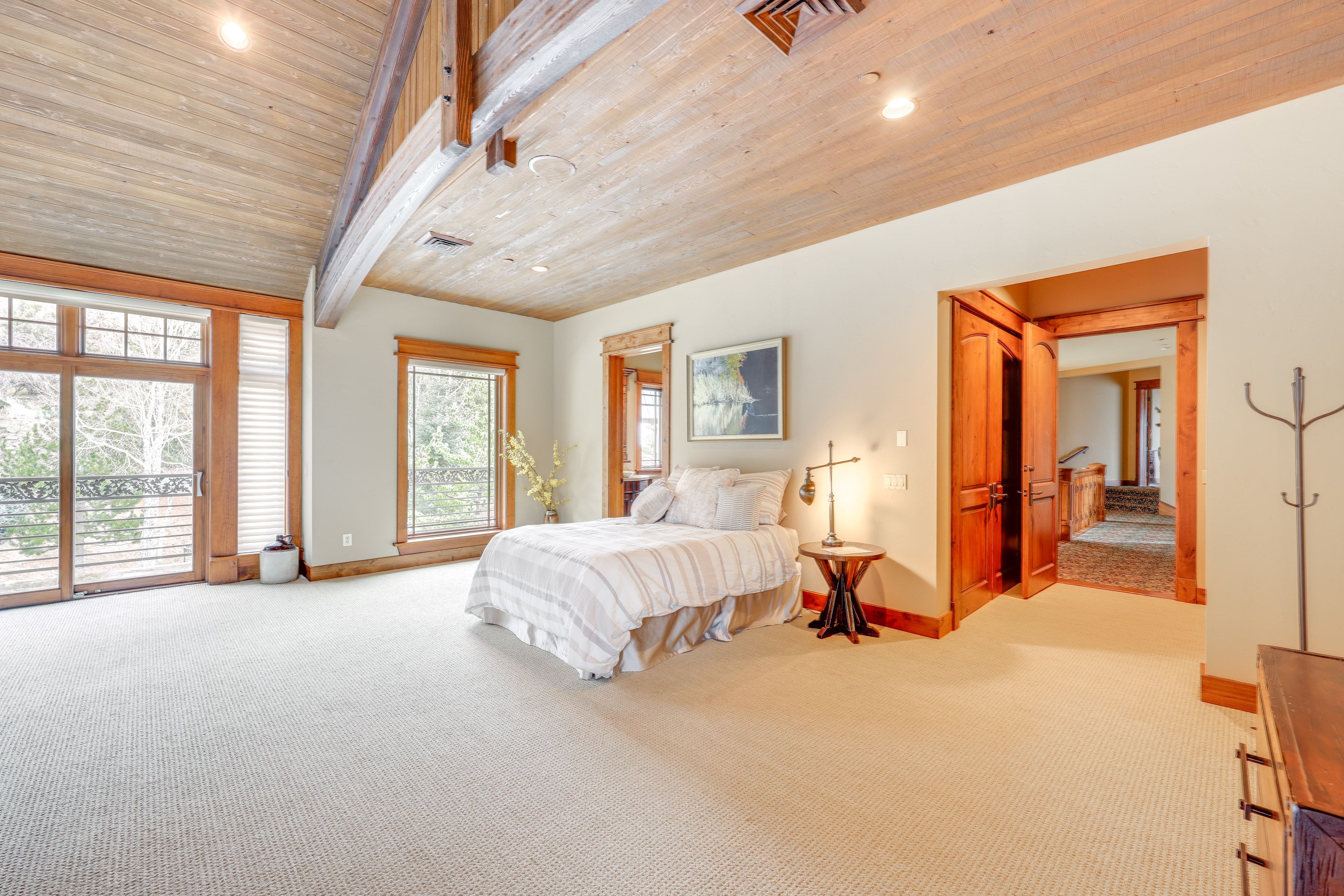 Bedroom 4 | Upper Level | Queen Bed | Smart TV