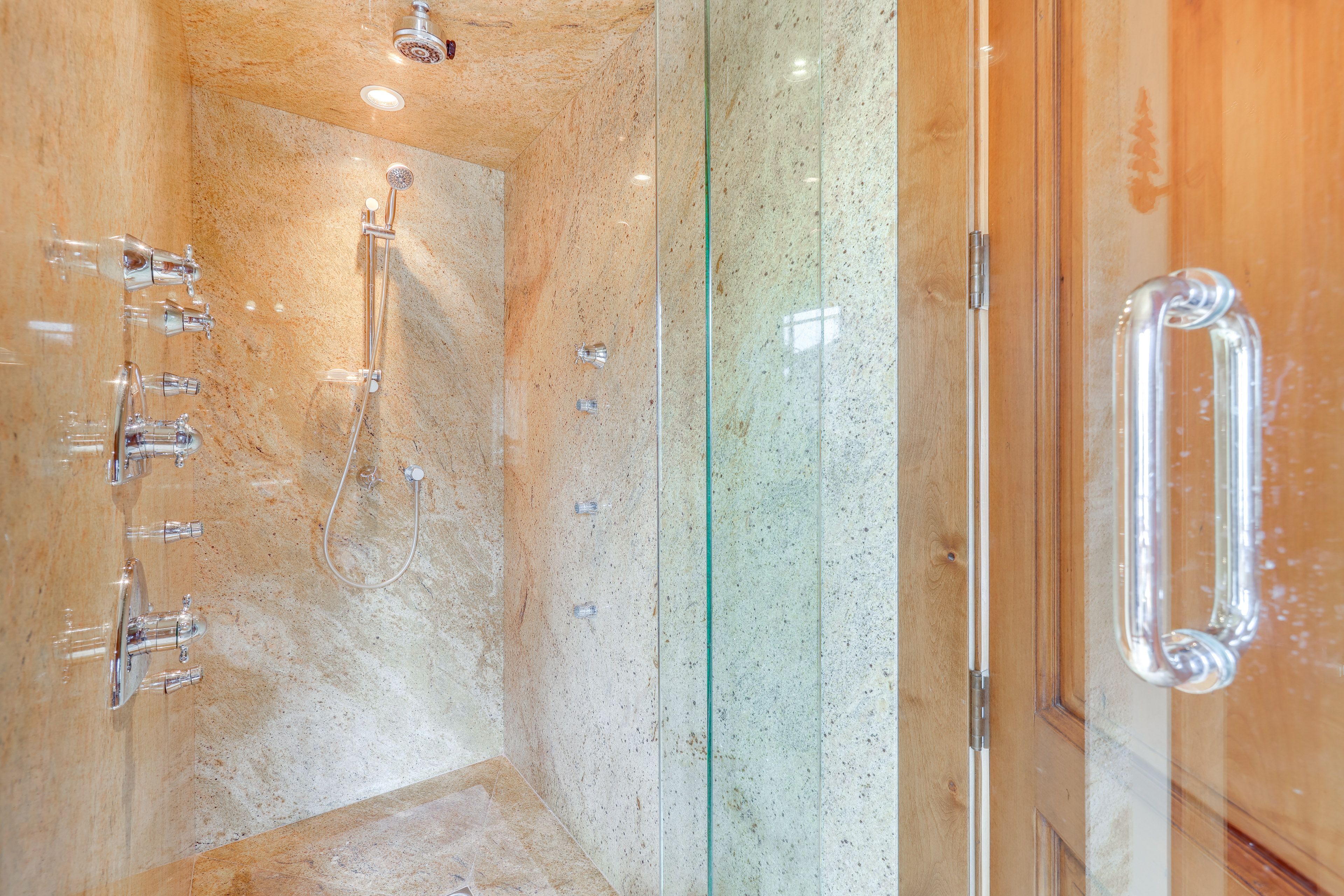 En-Suite Bathroom | Upper Level