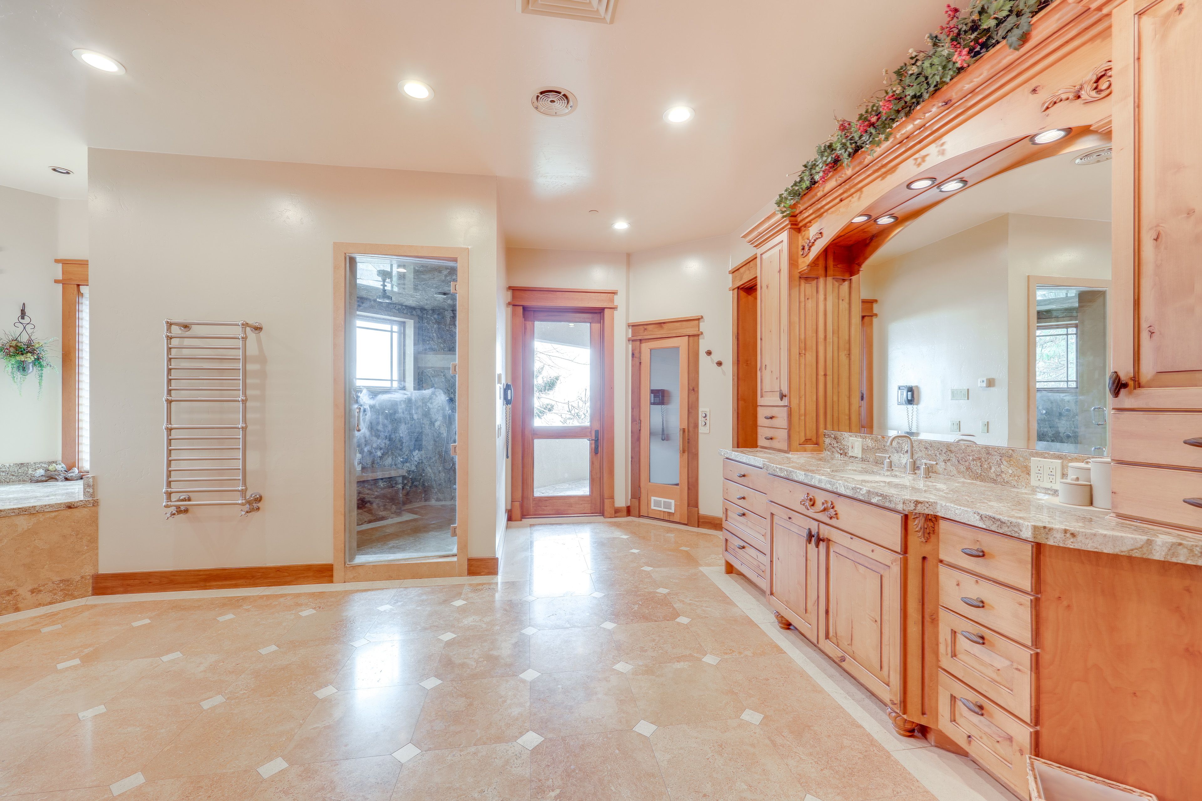 En-Suite Bathroom | Upper Level | Sauna | Towels Provided