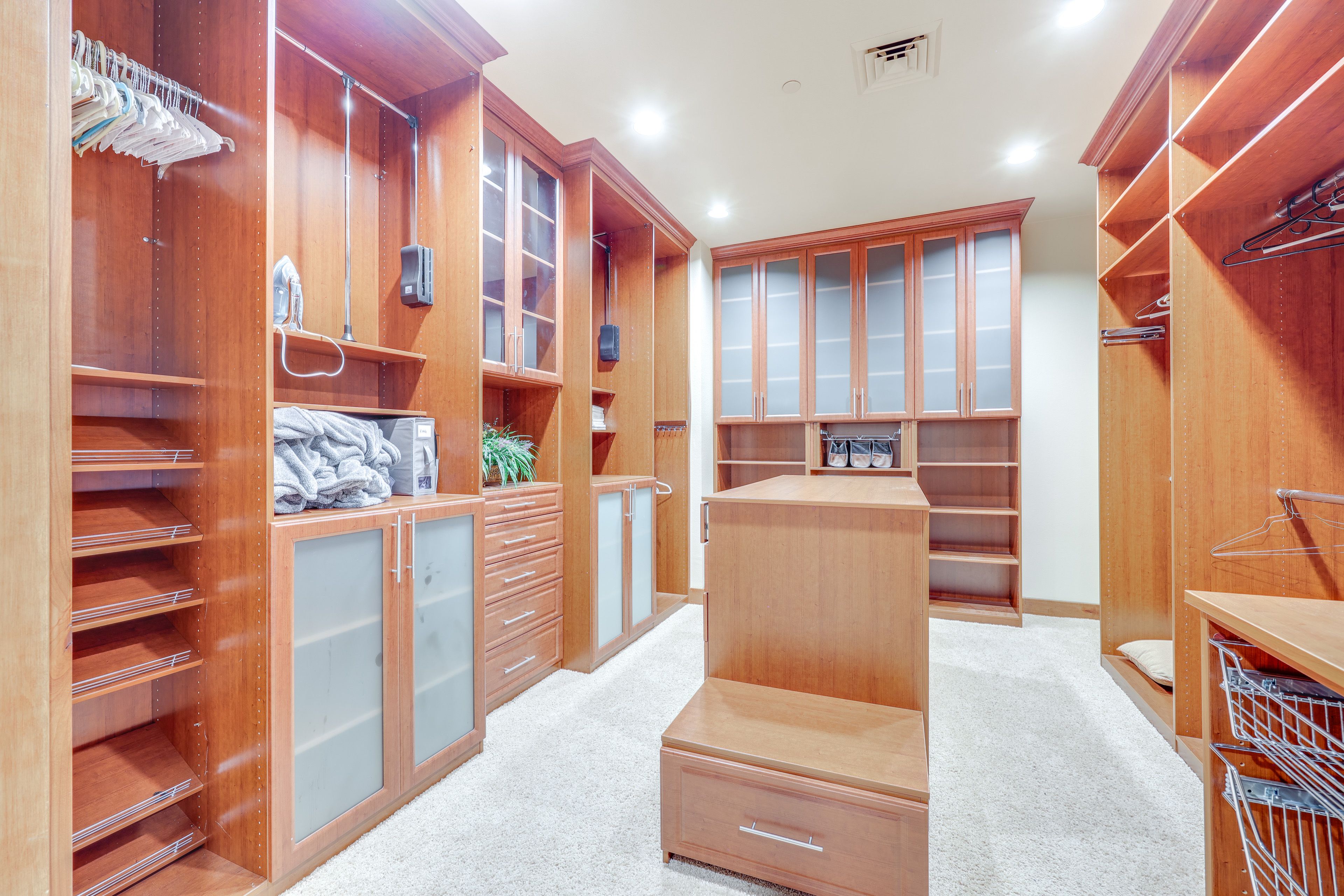 Walk-In Closet | Upper Level | Washer & Dryer