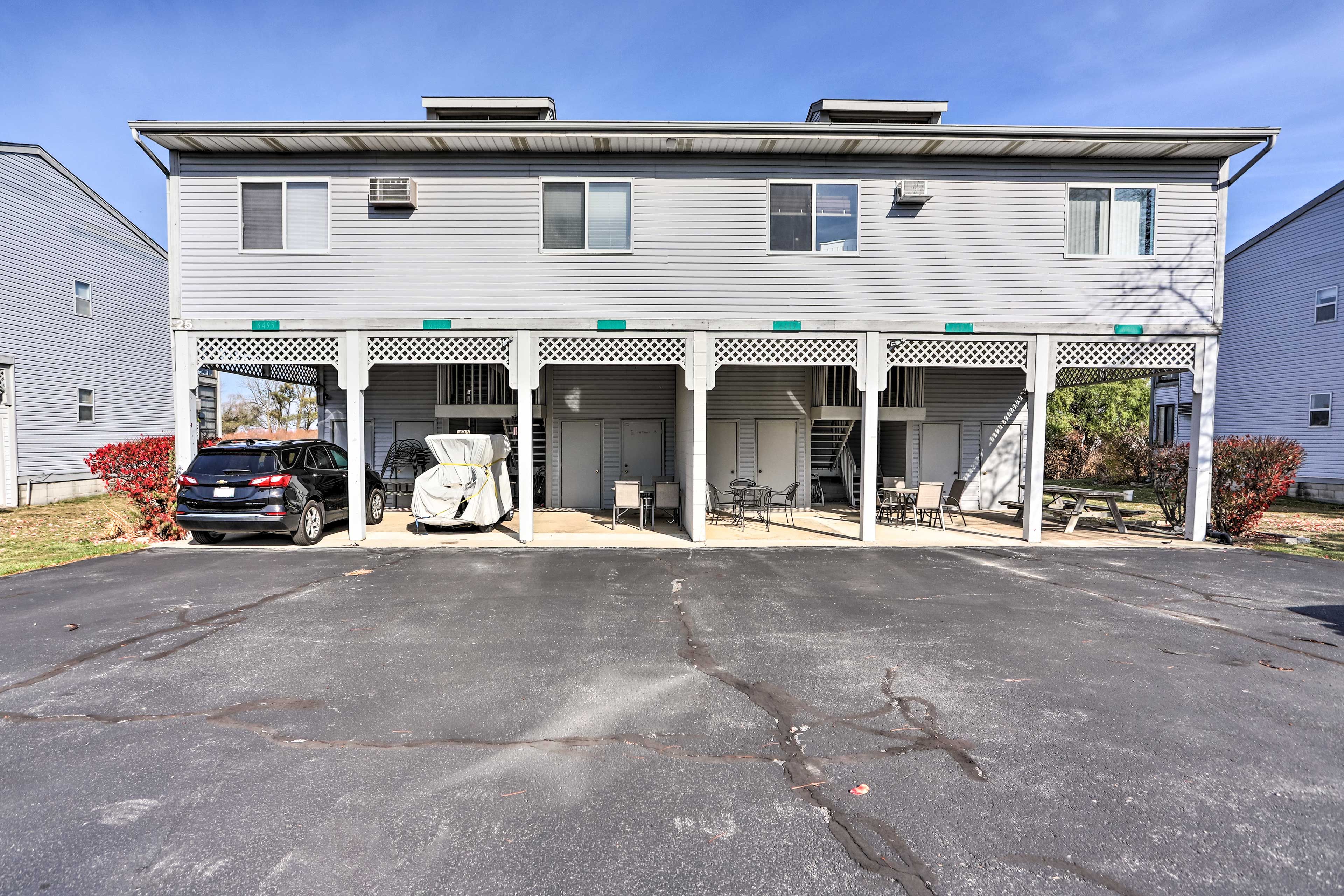 Parking | Community Lot (2 Vehicles)