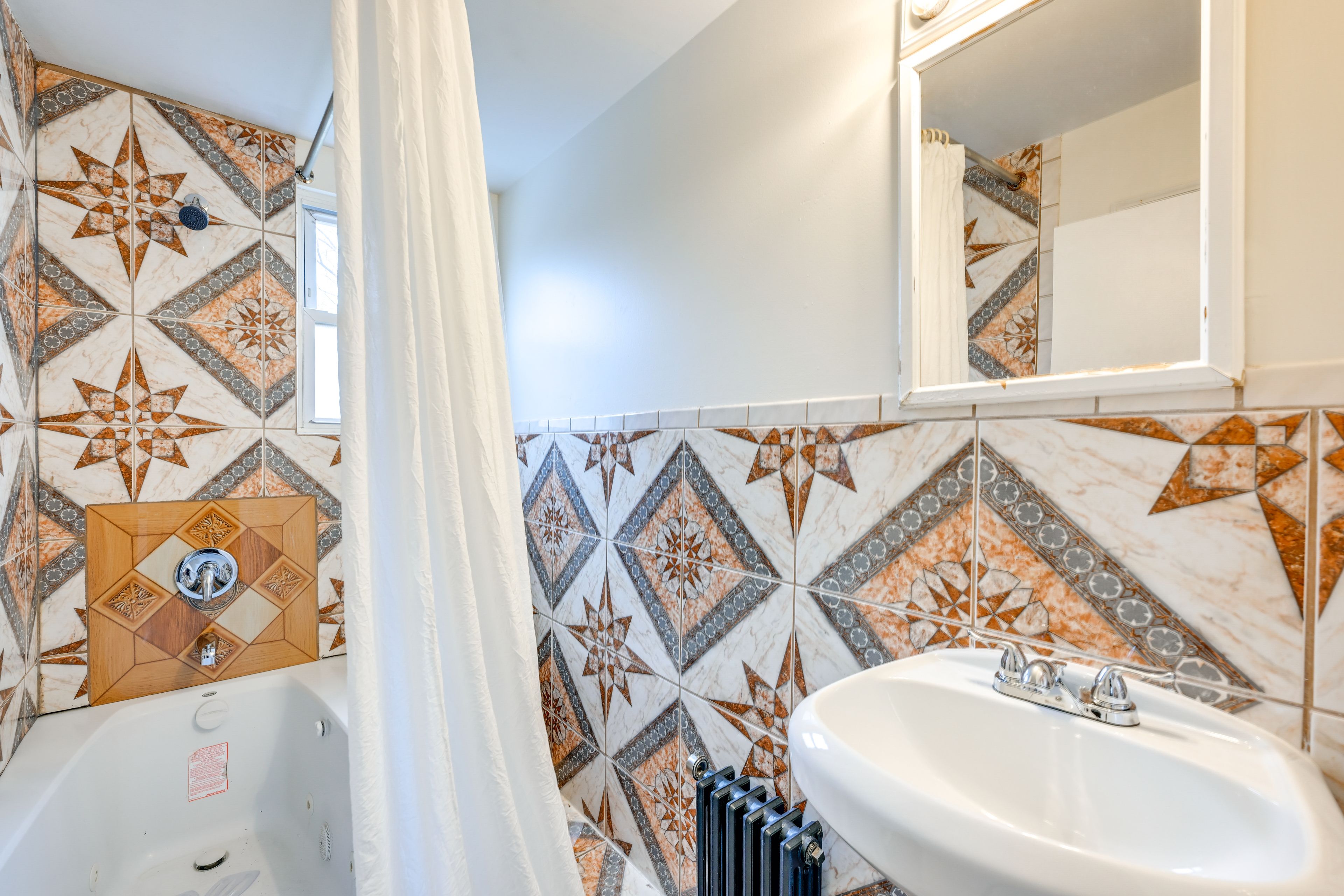 Bathroom | Towels Provided | Complimentary Toiletries