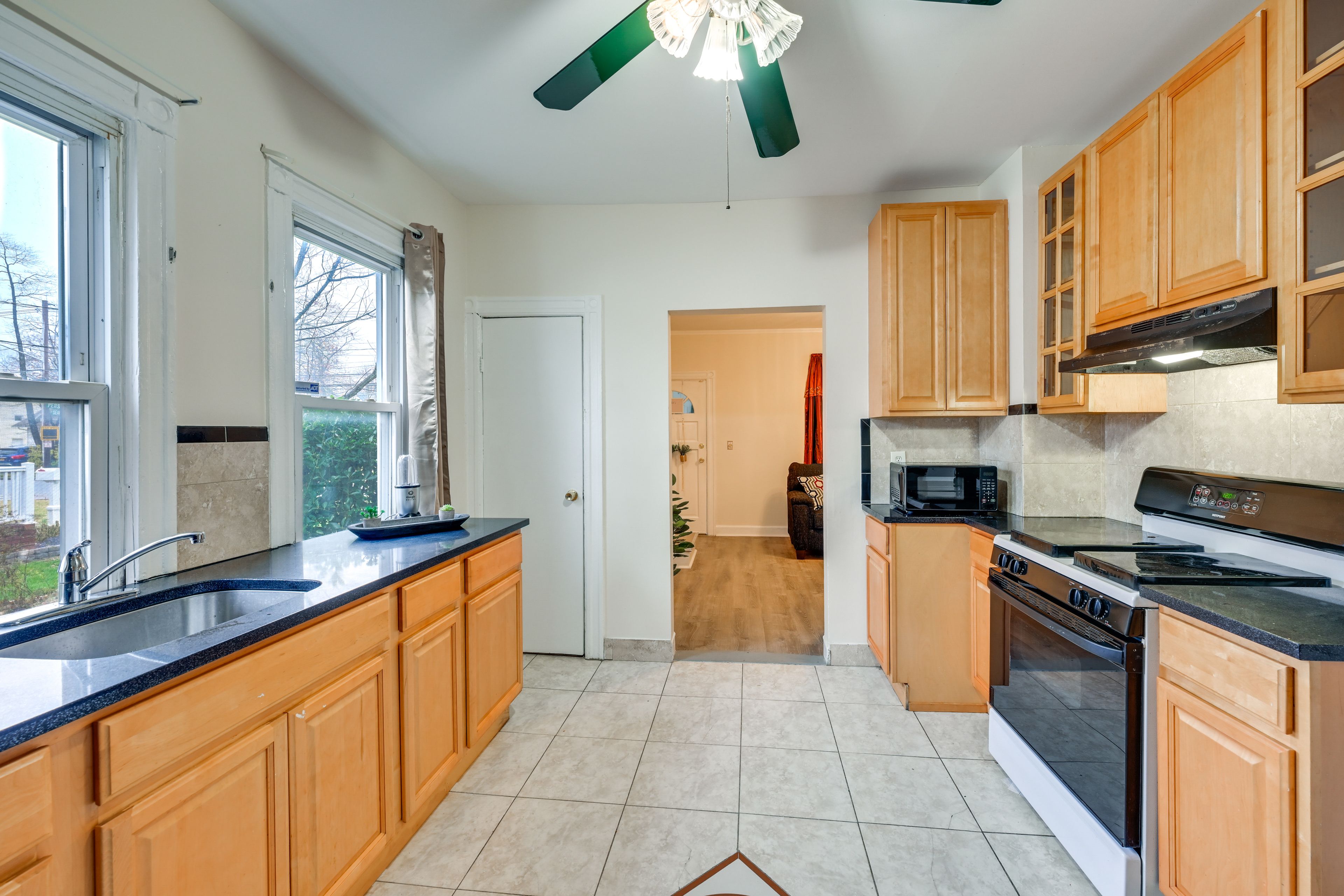 Kitchen | Coffee Maker | Cooking Basics | Breakfast Bar Seating