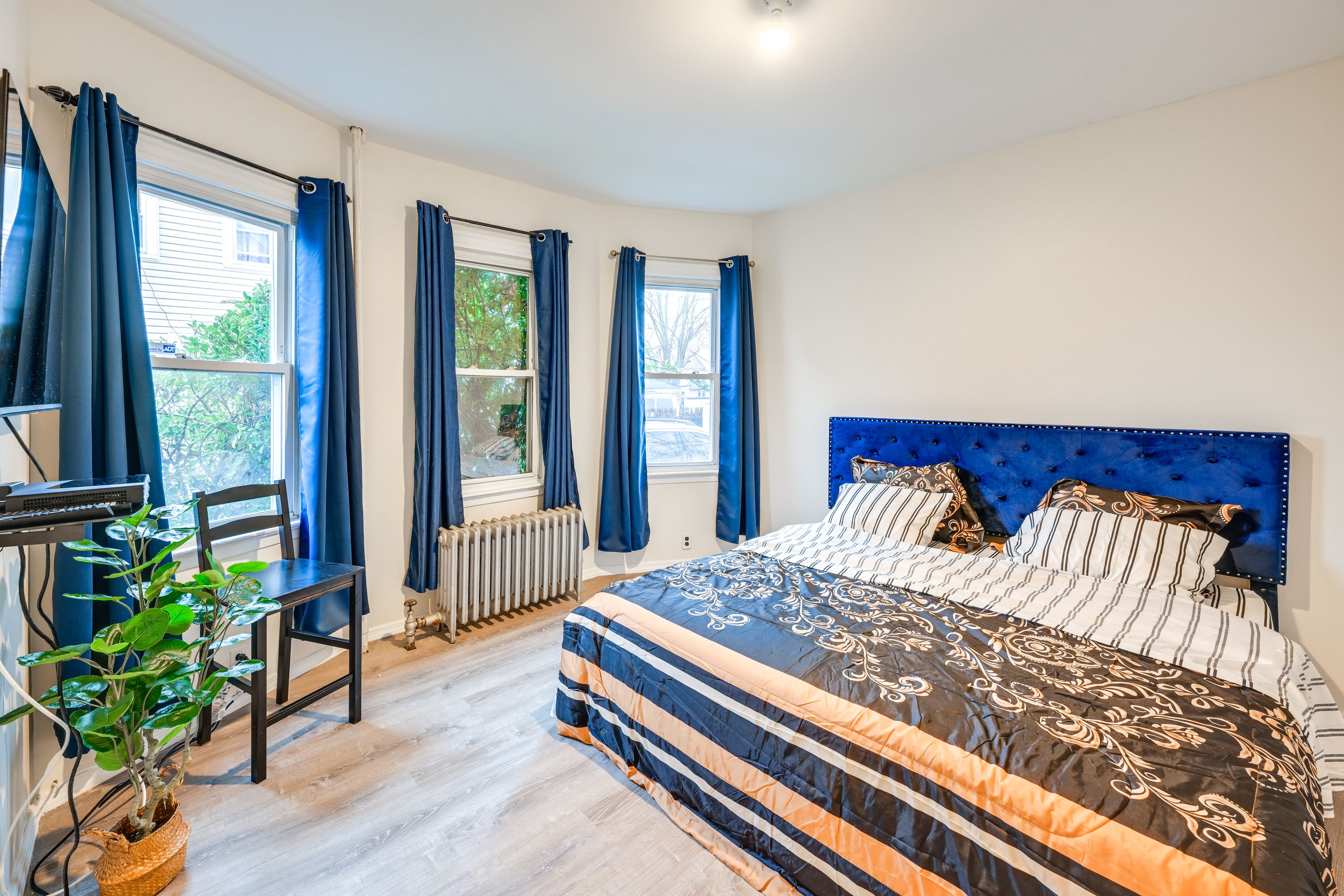 Bedroom 1 | King Bed | Flat-Screen TV w/ Cable