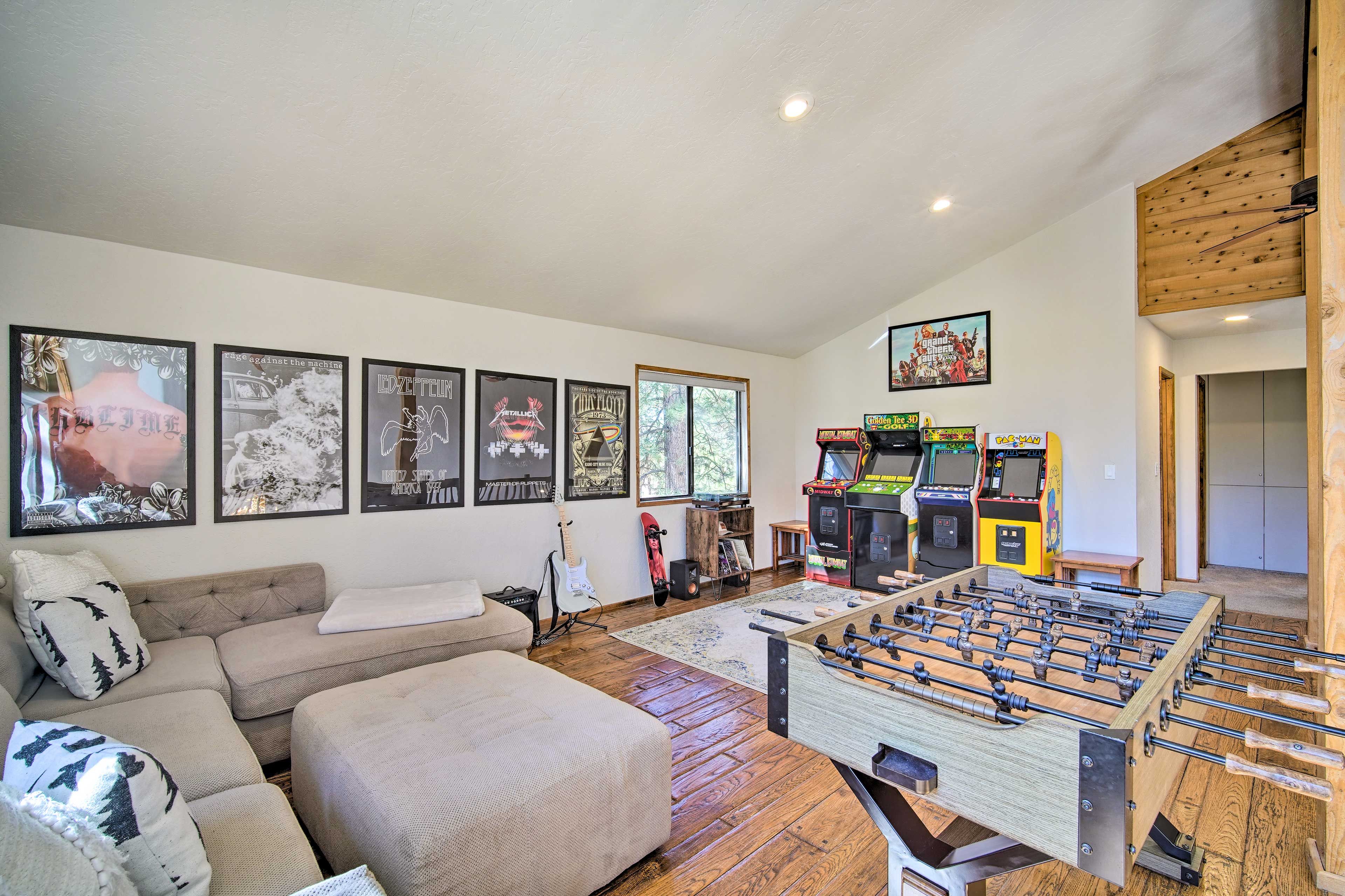 Big Bear Lake Vacation Rental | 4BR | 2BA | 1,904 Sq Ft | Steps to Access