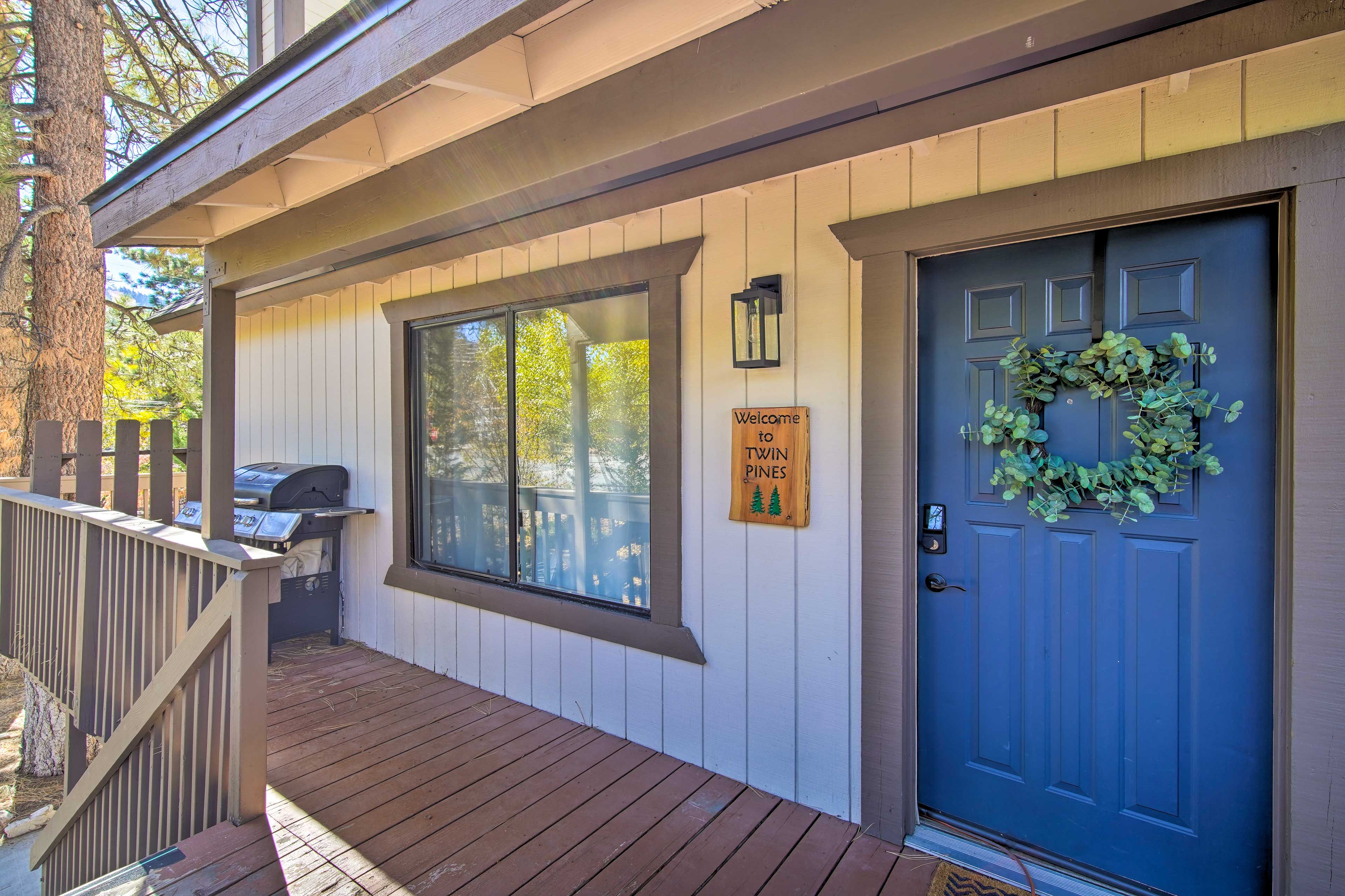 Exterior | Entry | Gas Grill