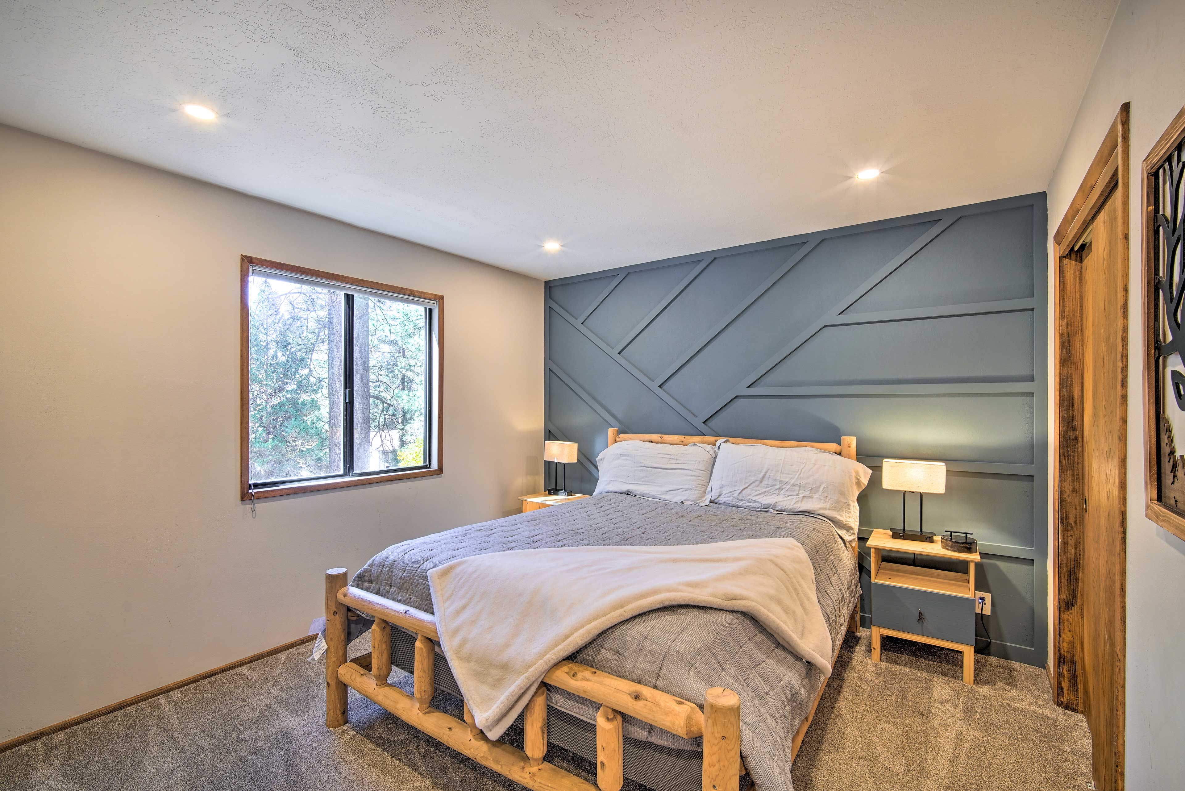 Bedroom 4 | Queen Bed