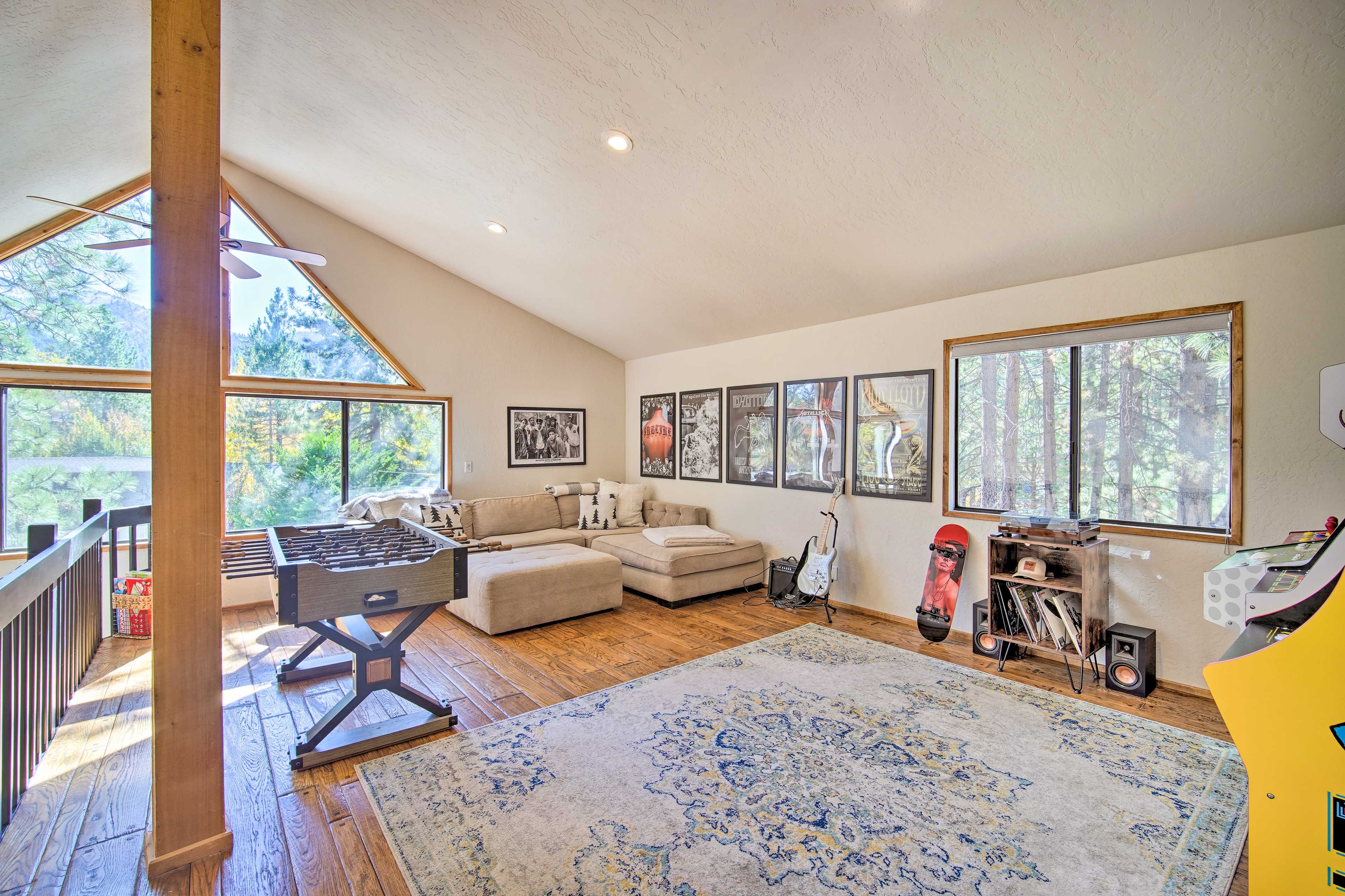 Game Room | Electric Guitar | Record Player