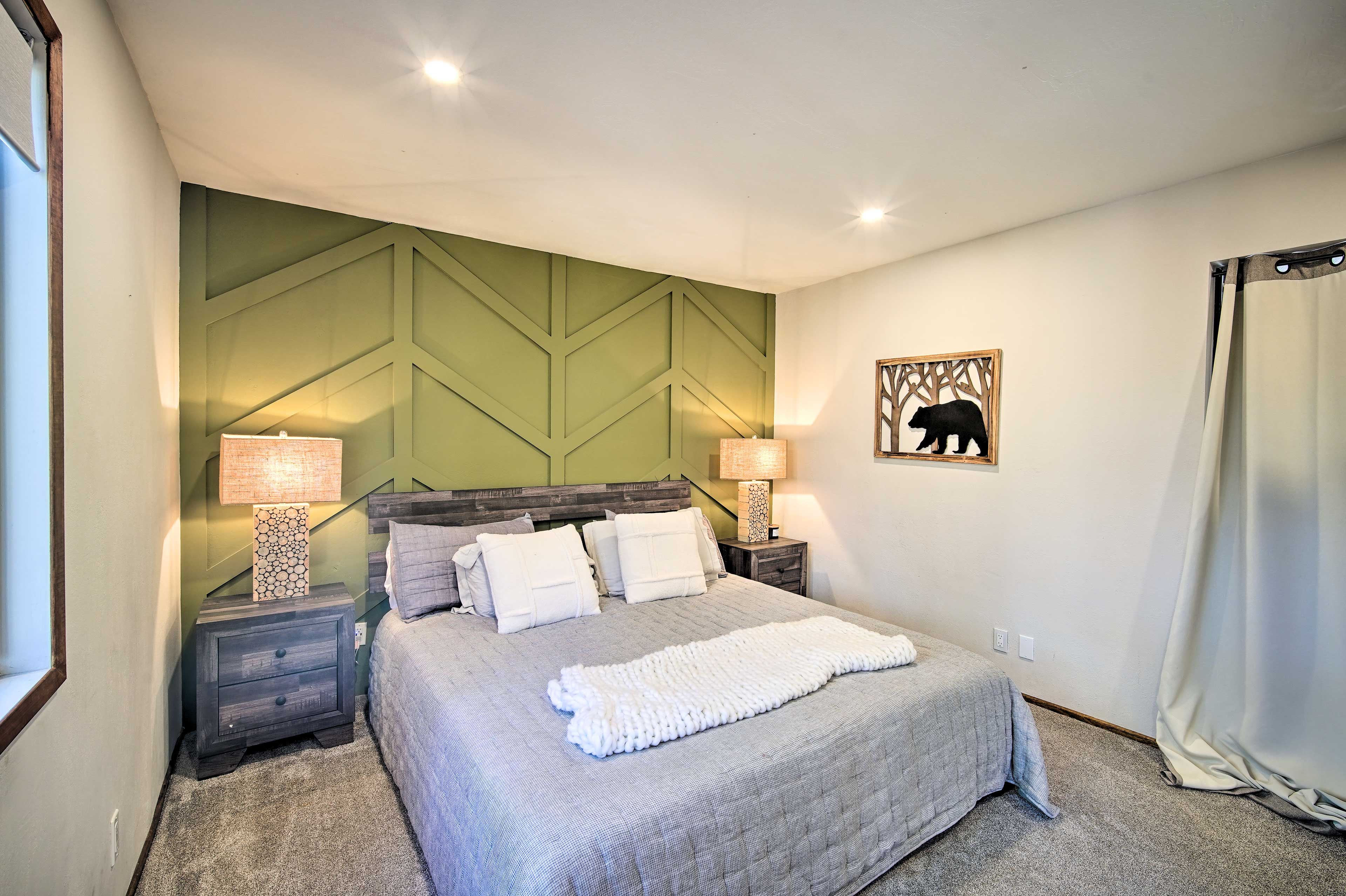 Bedroom 3 | King Bed
