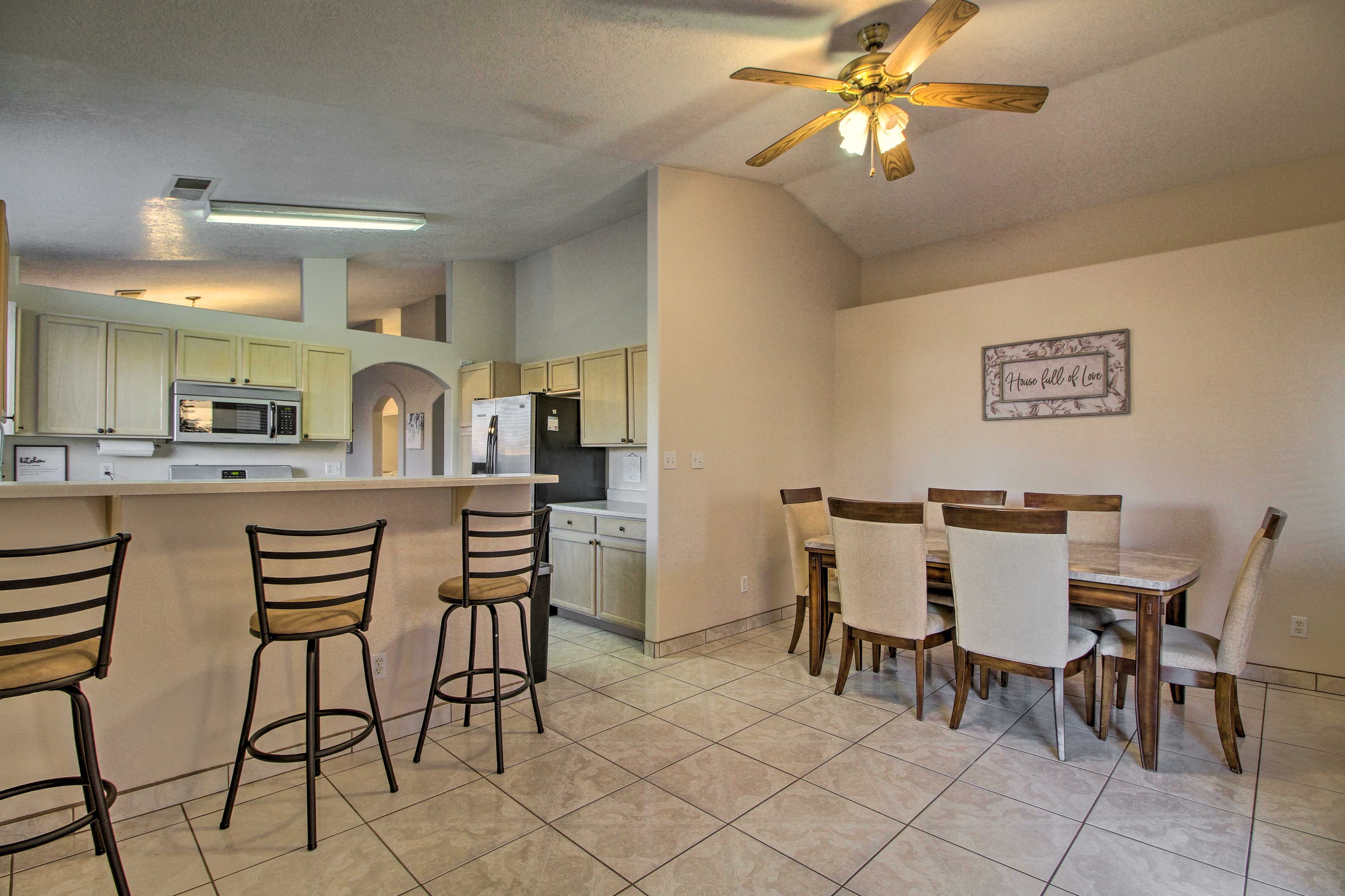 Dining Area | Dishware & Flatware Provided