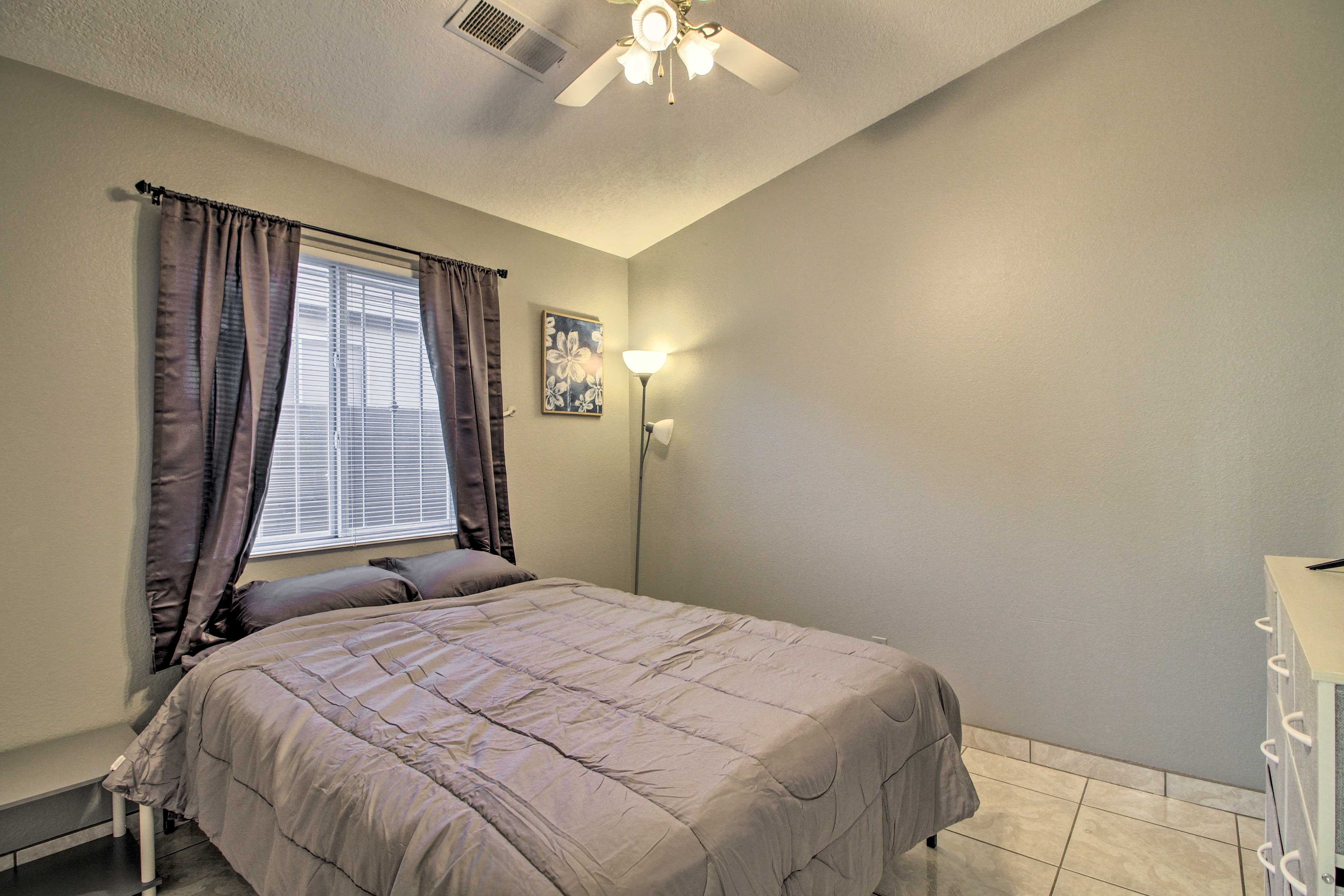 Bedroom 2 | Queen Bed