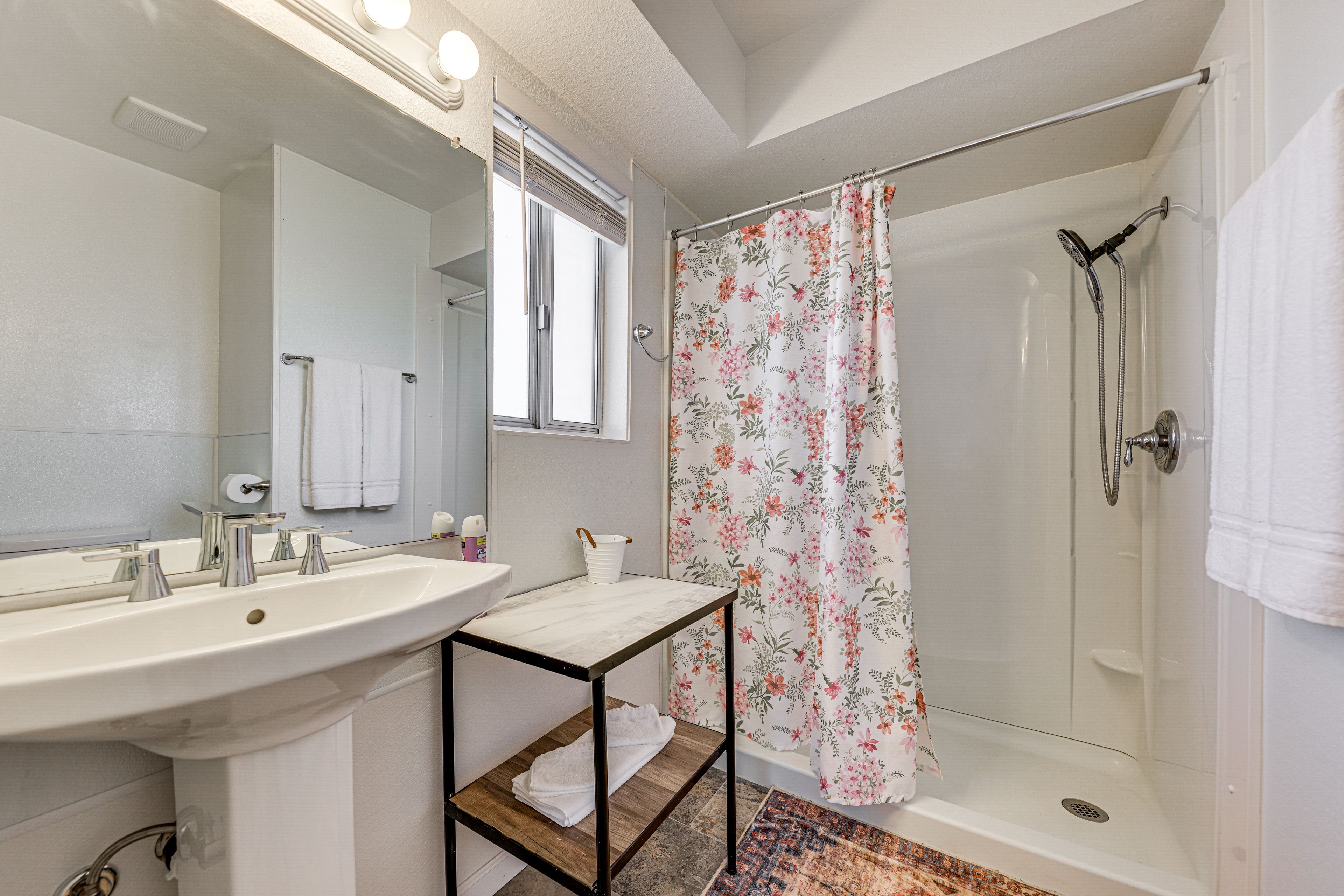 En-Suite Bathroom | Towels Provided | Complimentary Toiletries
