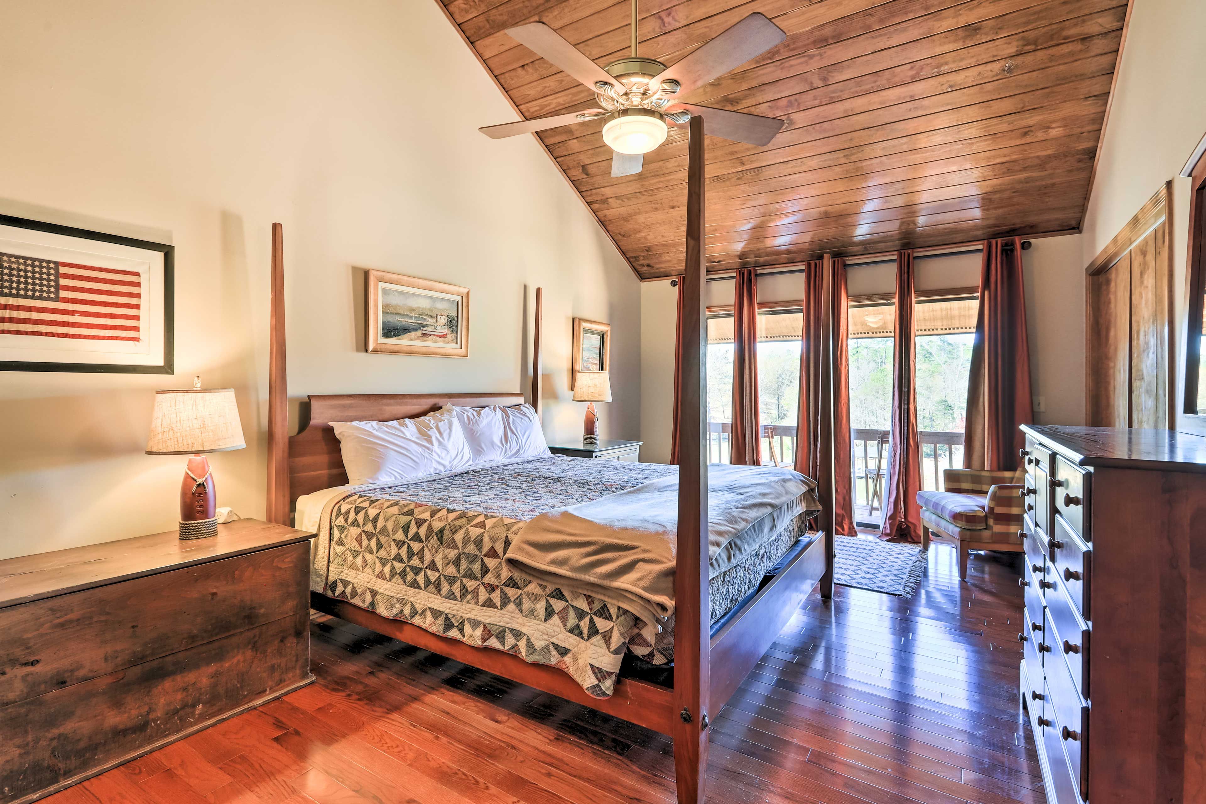 Bedroom 1 | King Bed | Linens Provided