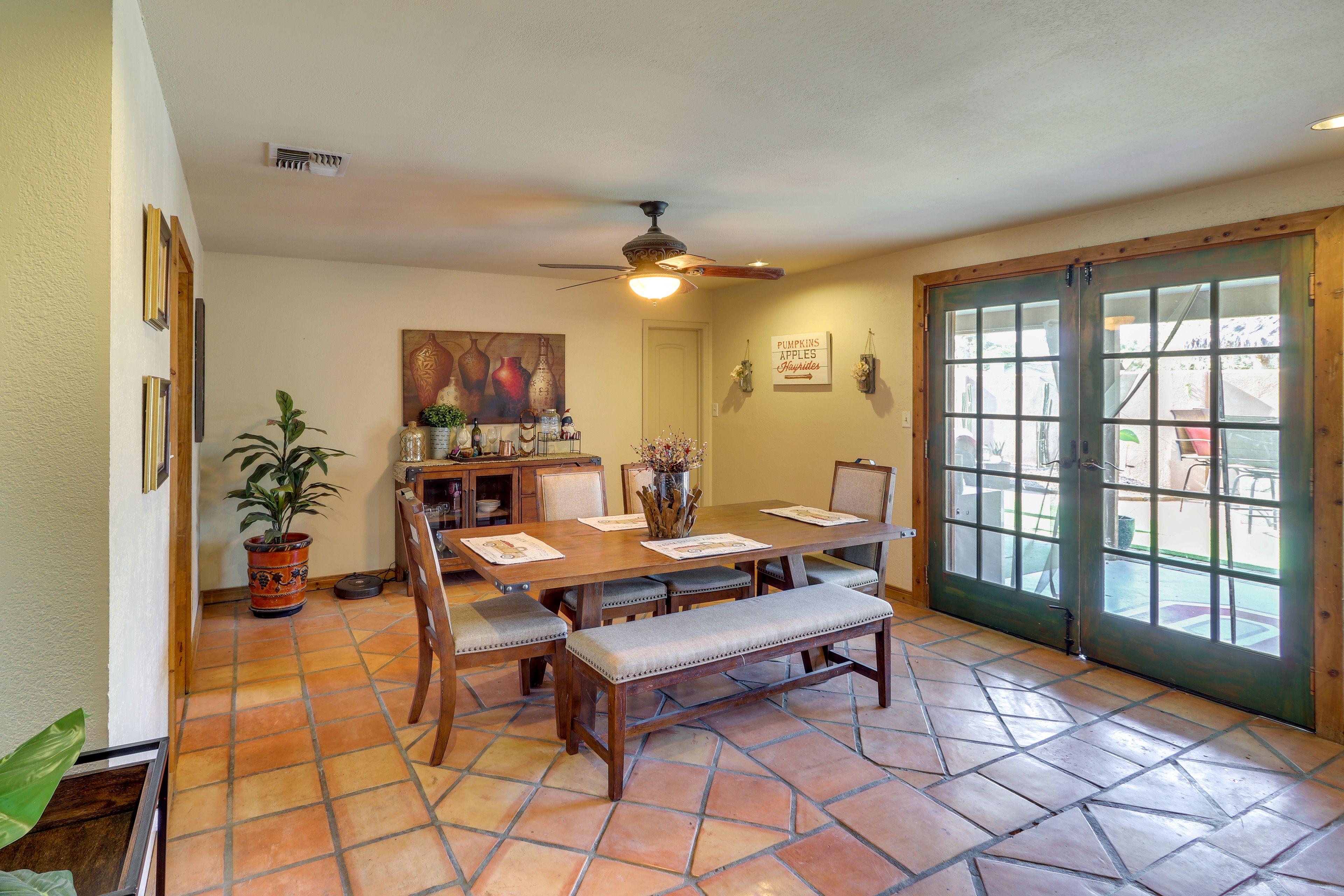 Dining Area | Dishware & Flatware Provided