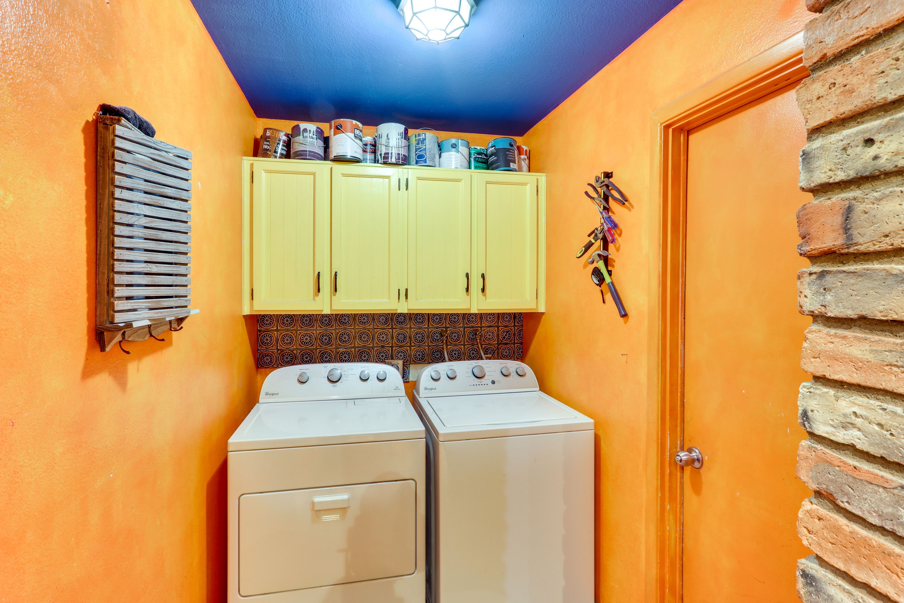Laundry Room | Laundry Detergent Provided