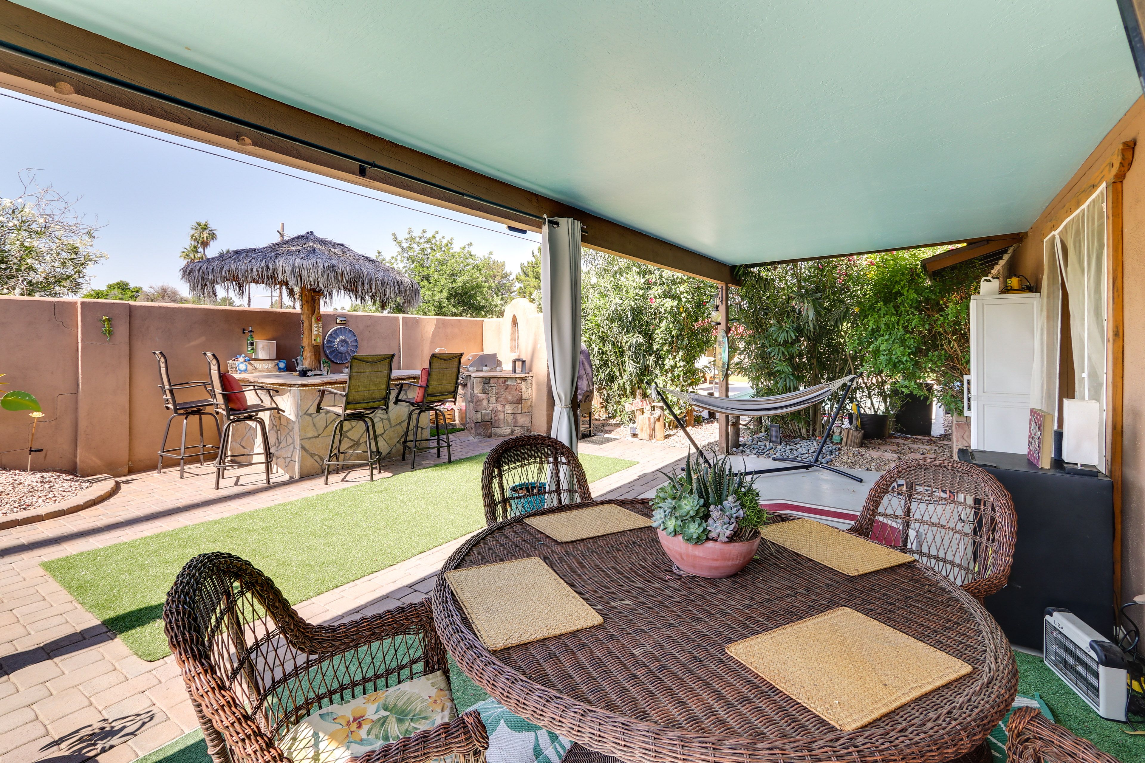 Covered Patio | Outdoor Seating Areas | Wet Bar