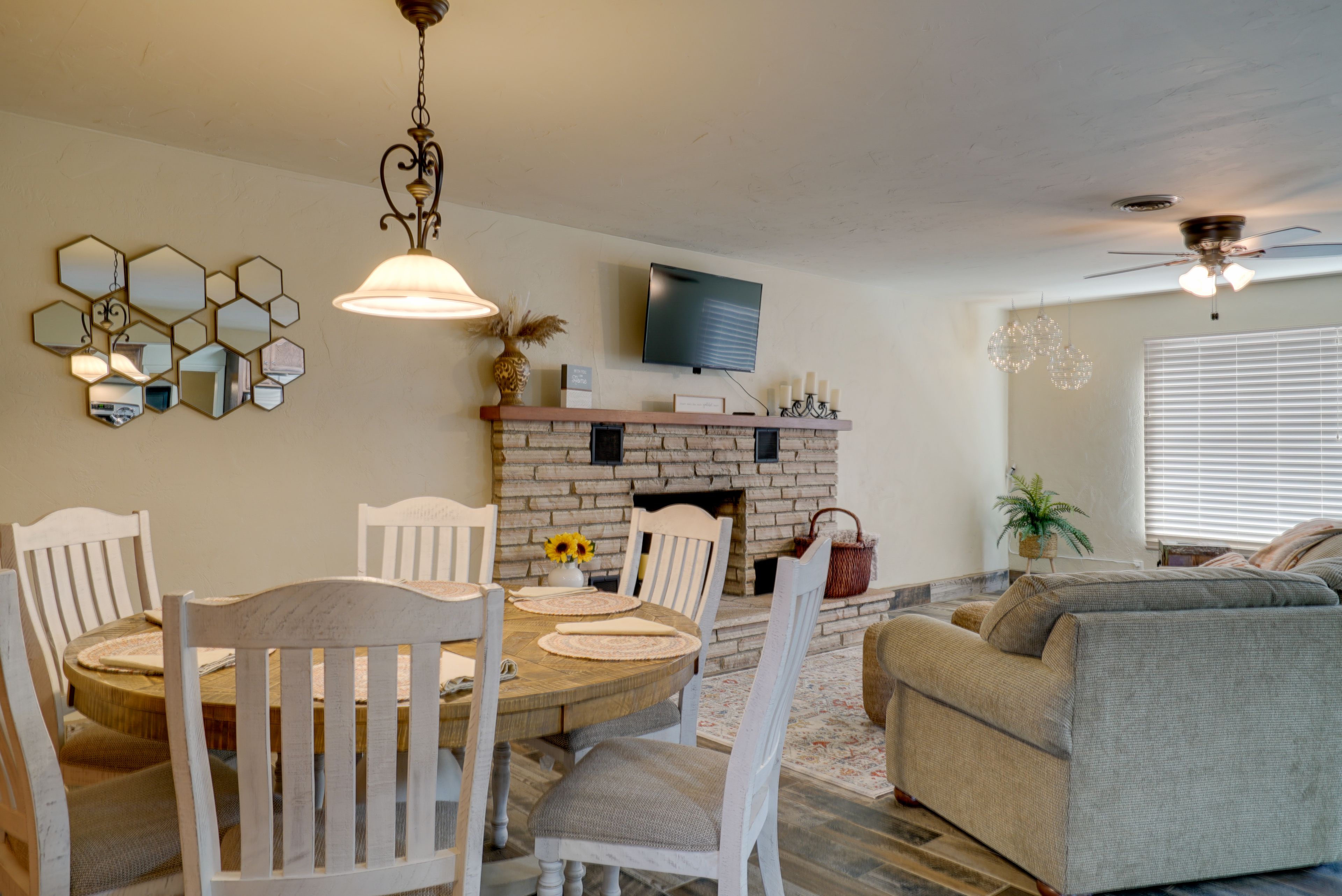 Dining Area | Dining Table | Dishware/Flatware