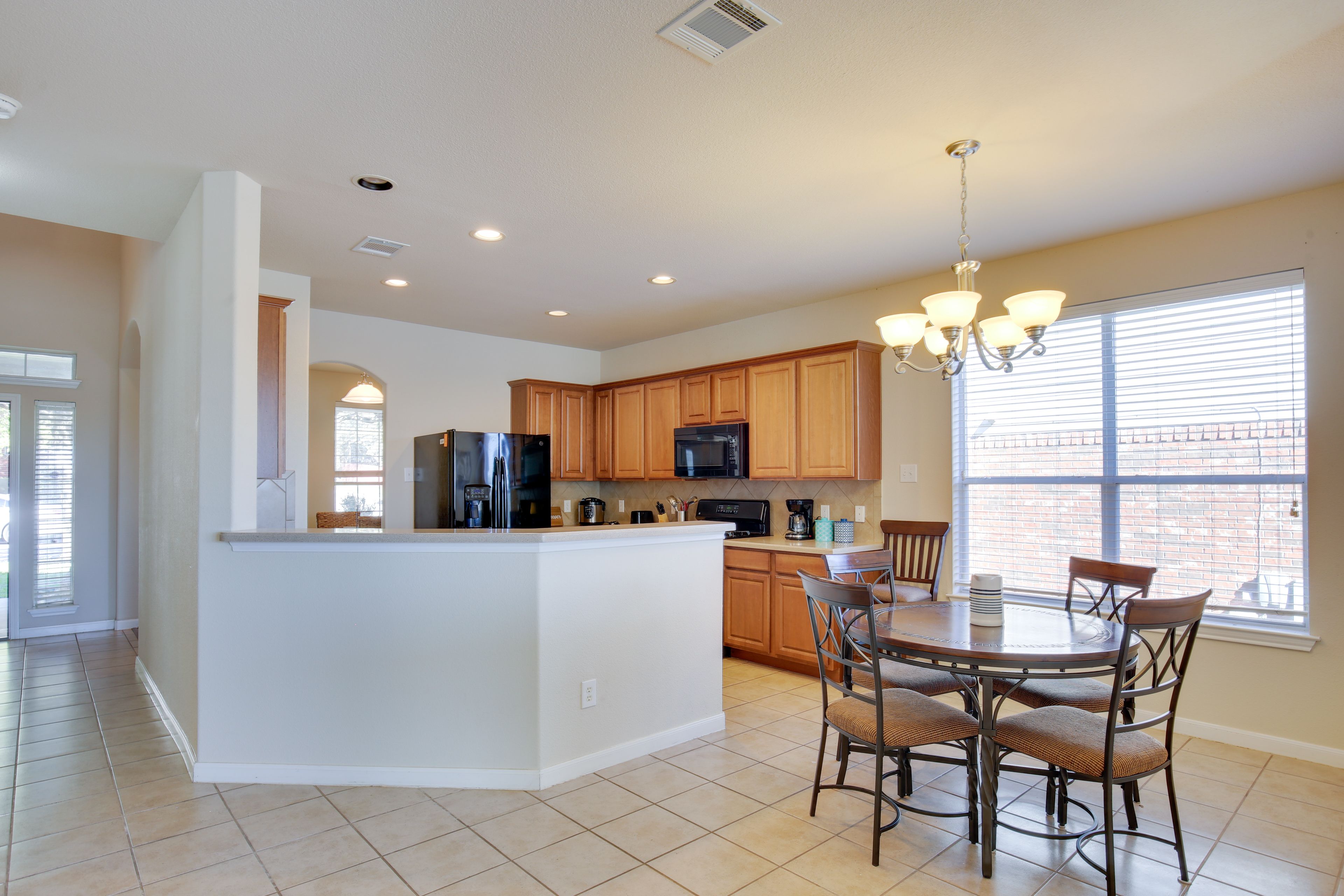 Additional Dining Area | Dining Table