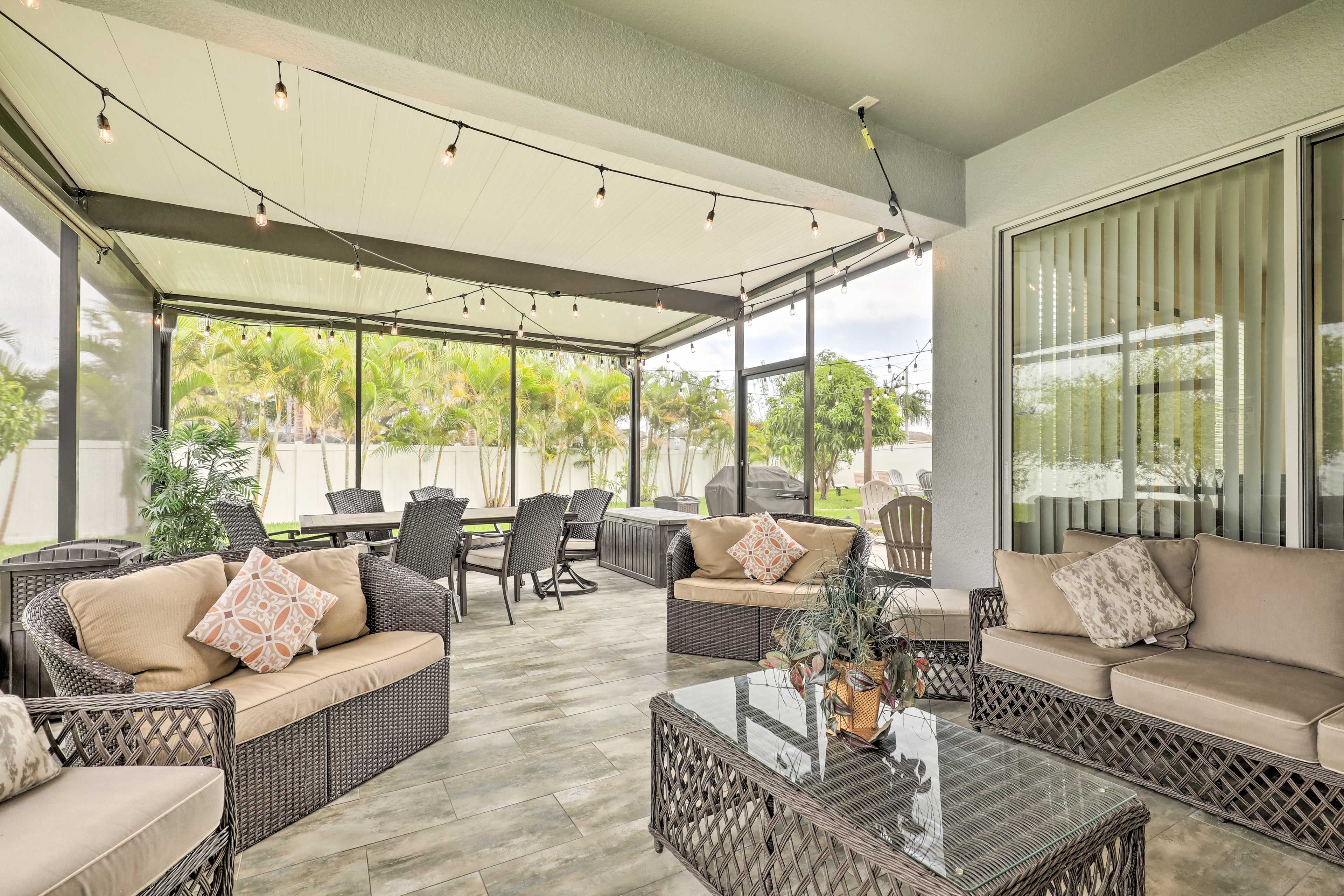Riverview Vacation Rental | 4BR | 2.5BA | Stairs Required | 2,509 Sq Ft