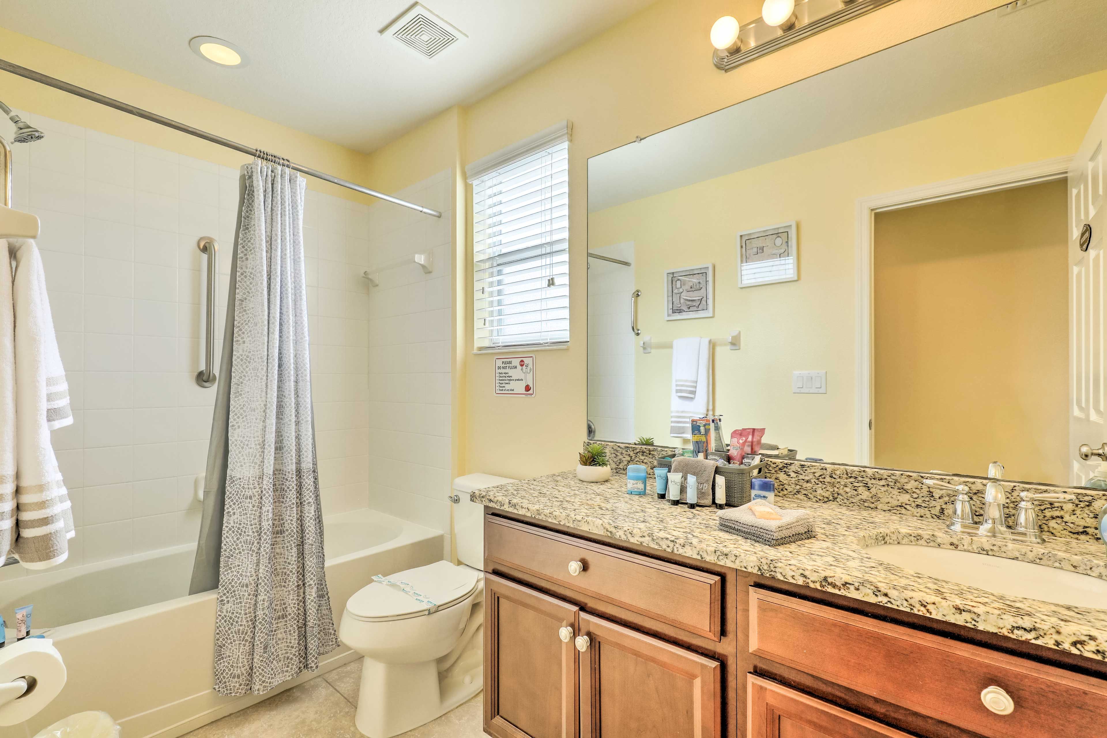 Full Bathroom | 2nd Floor | Complimentary Toiletries