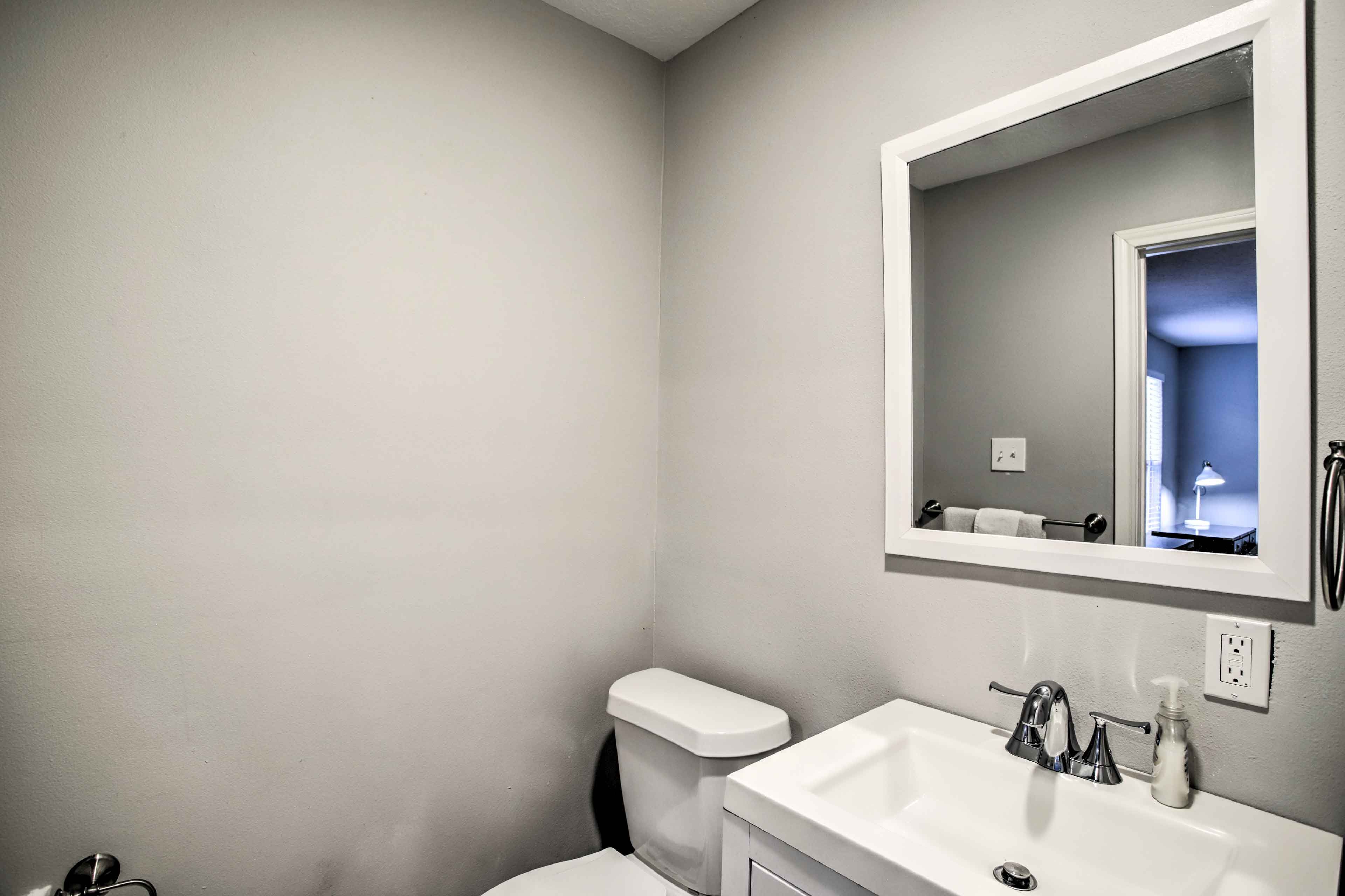 Bathroom | Towels Provided | Complimentary Toiletries | Hair Dryer