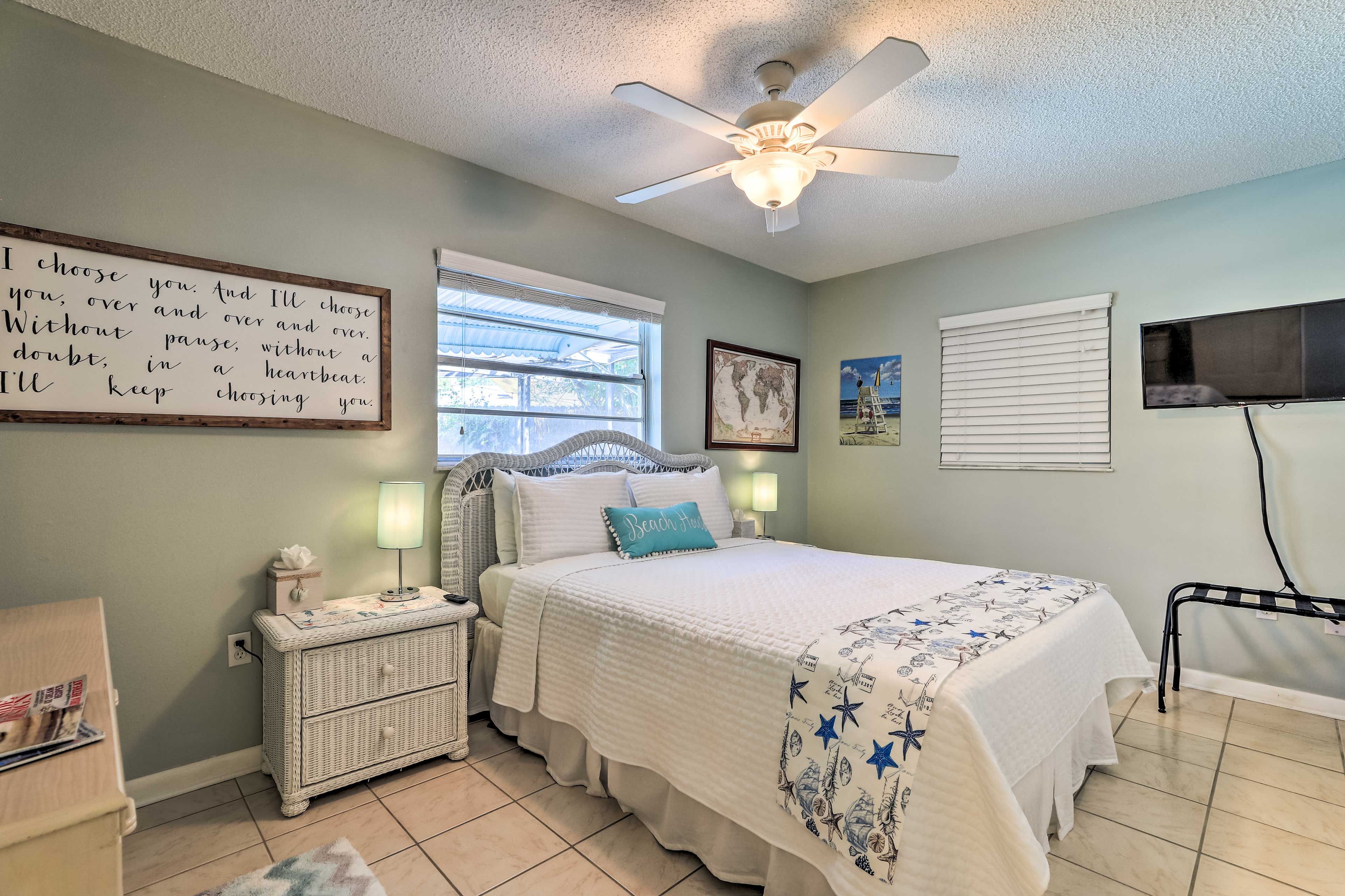 Bedroom 2 | Queen Bed | Smart TV w/ Cable
