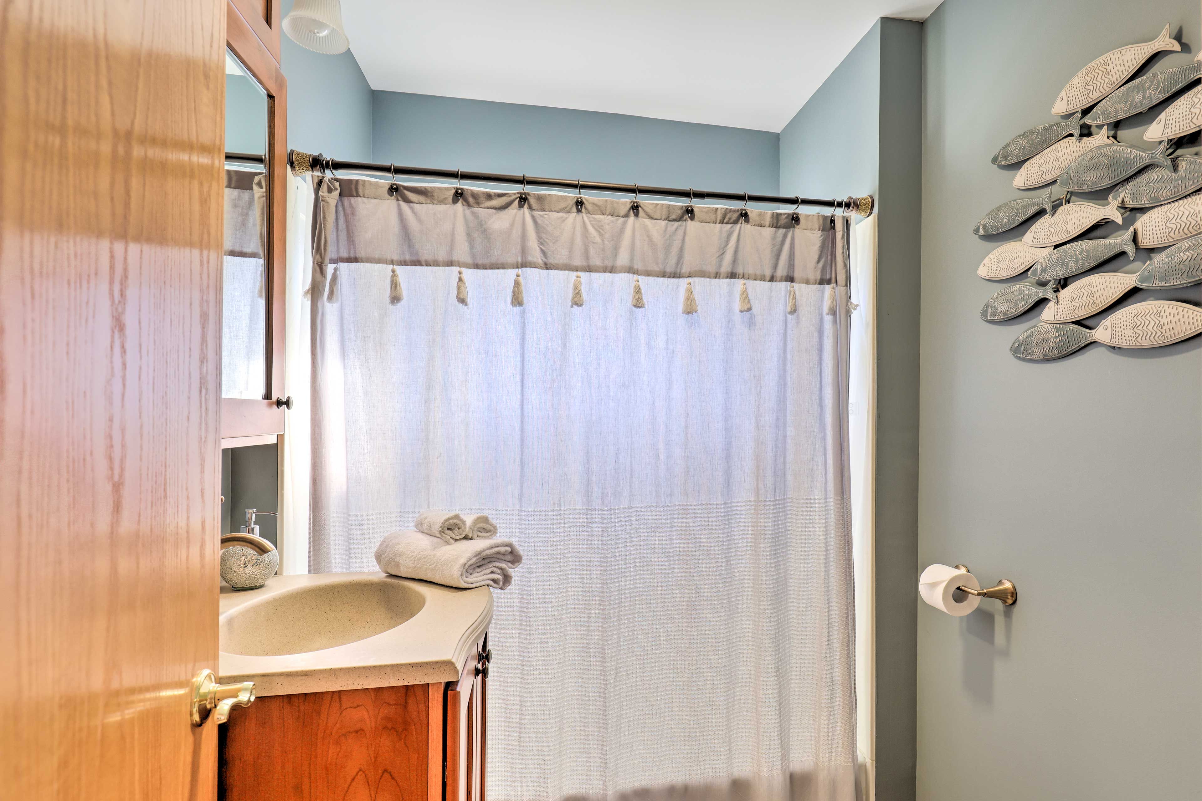 Bathroom | Towels Provided | Complimentary Toiletries