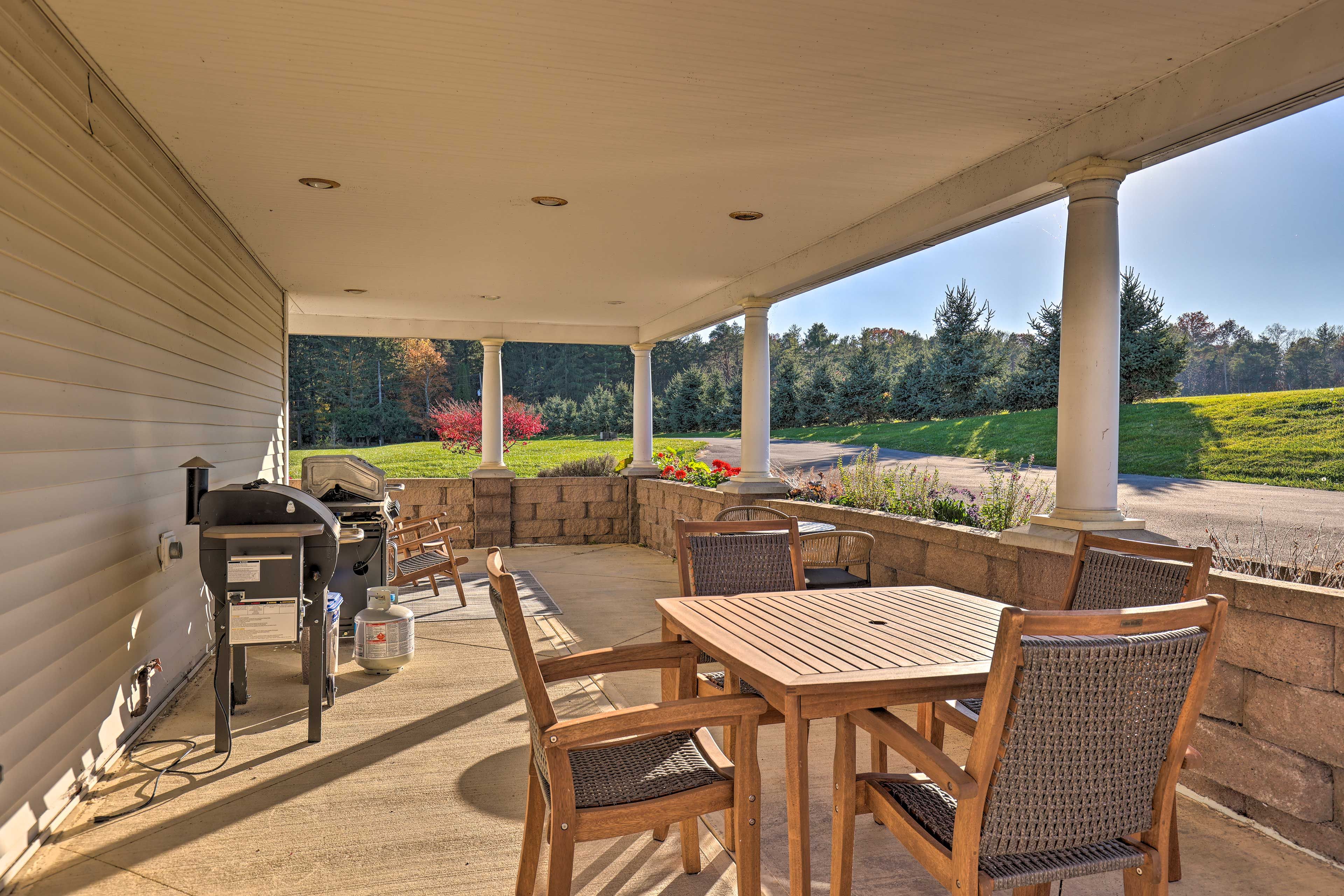 Covered Patio | Gas Grill | Dining Tables | Seating