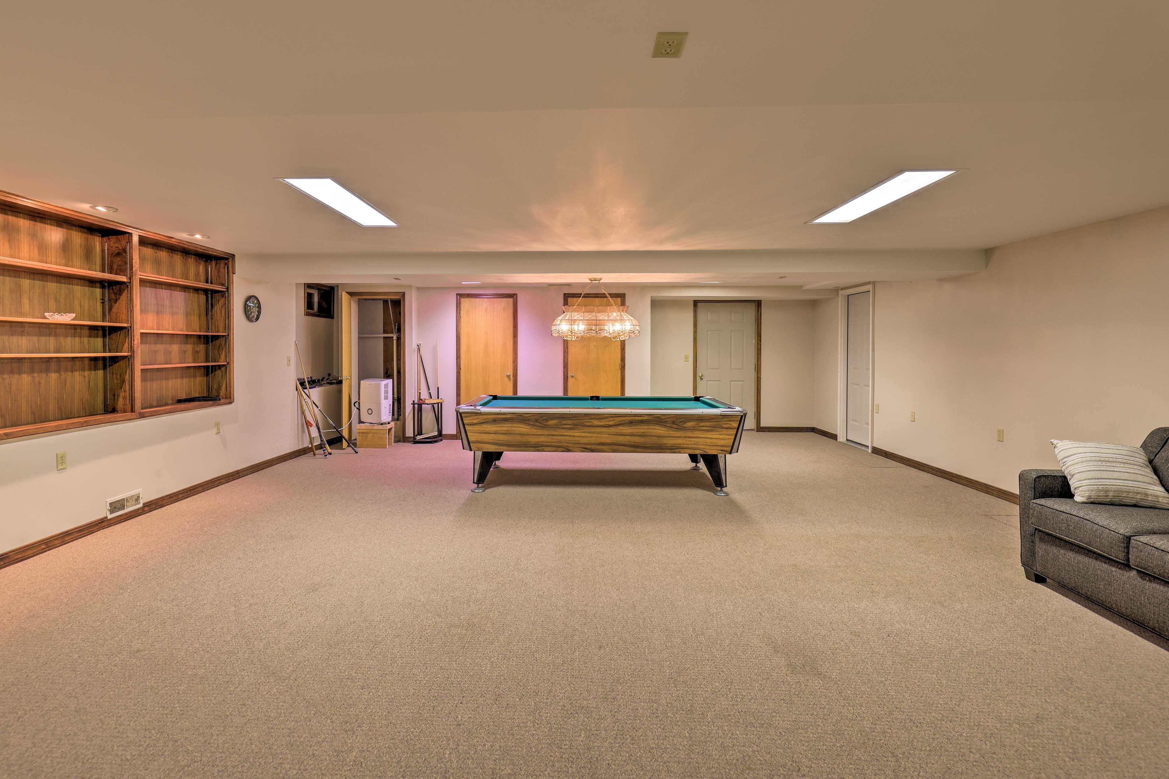 Basement | Full Sleeper Sofa | Pool Table | Fireplace