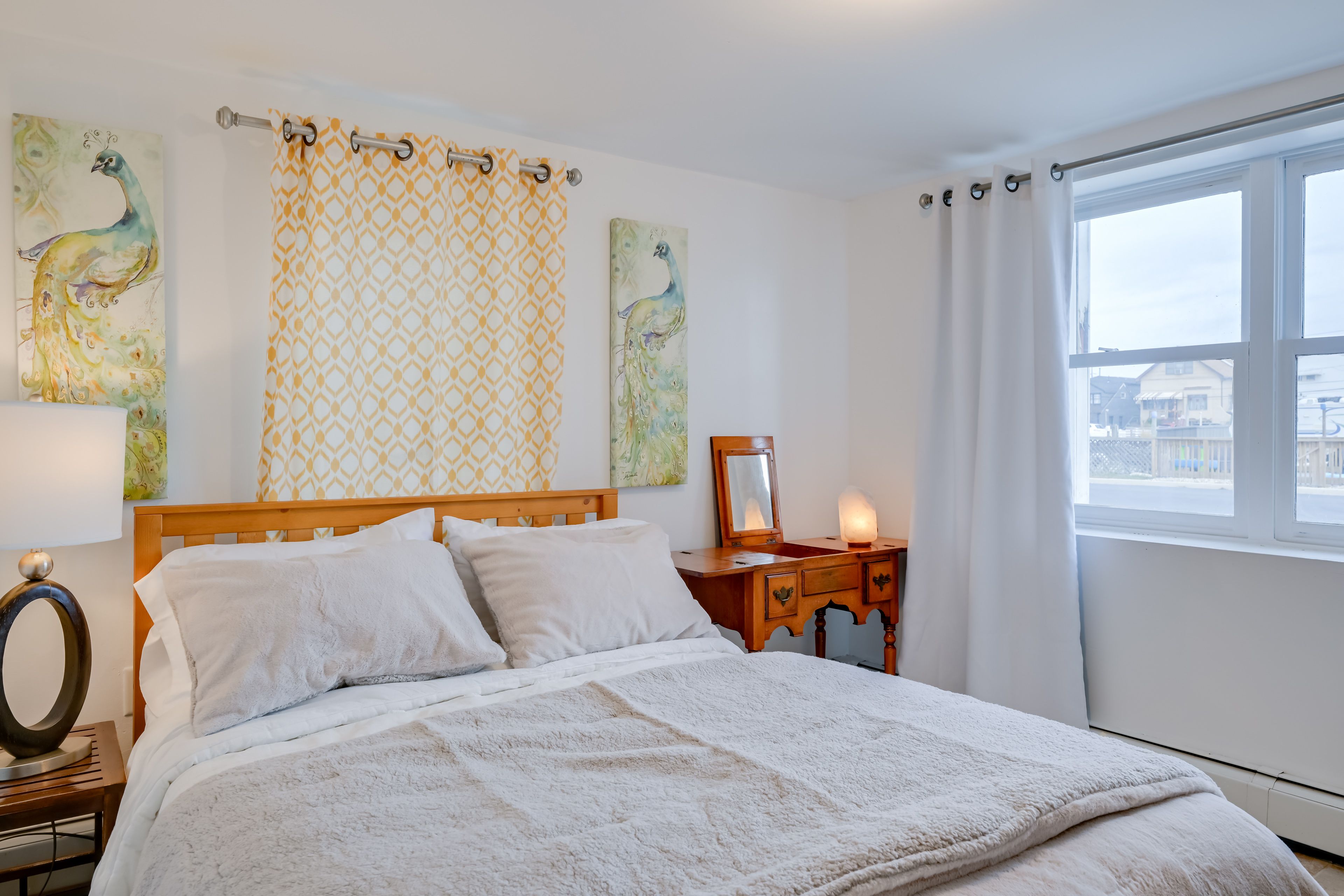 Bedroom | Full Bed | Linens & Towels Provided