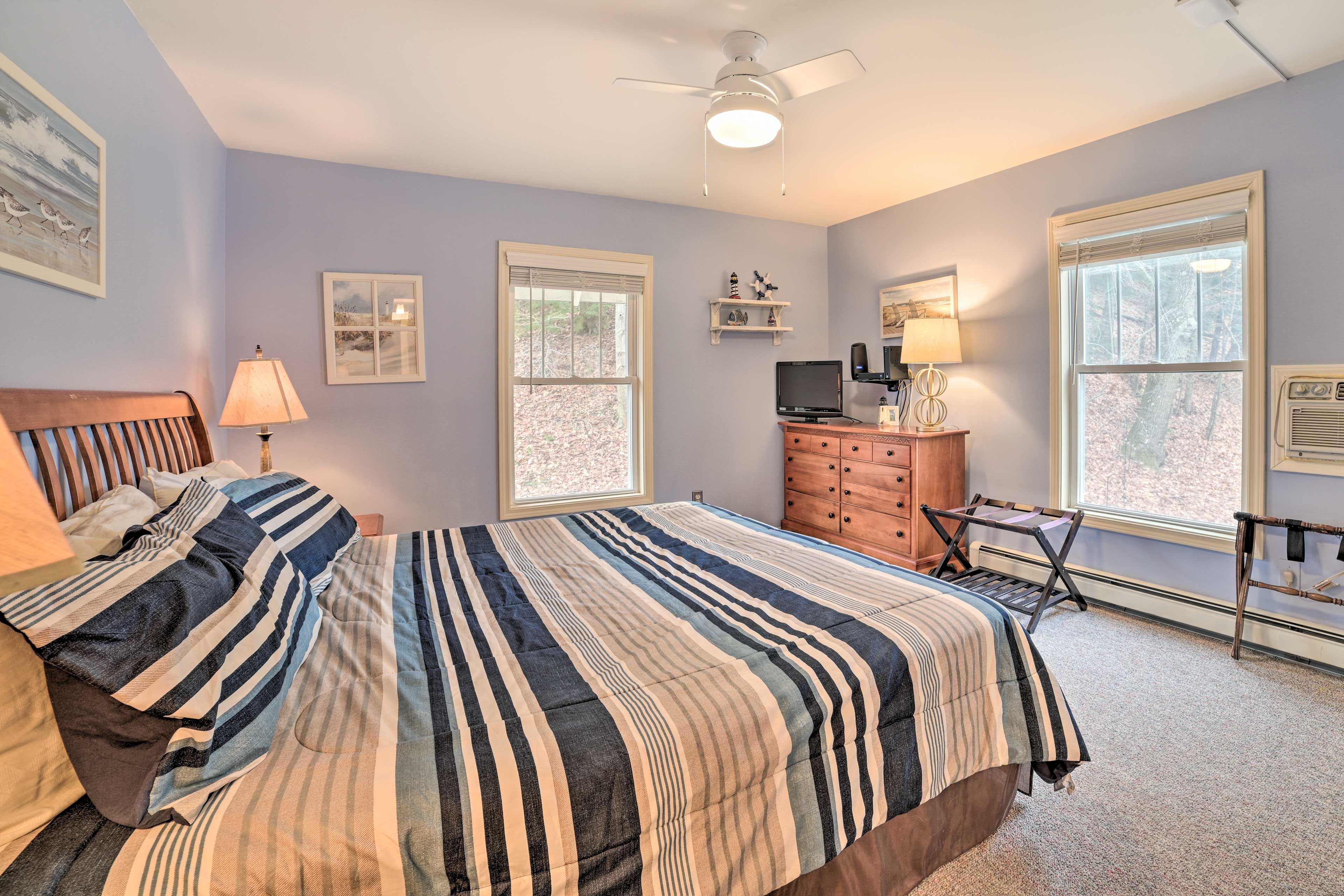 Bedroom 1 | King Bed