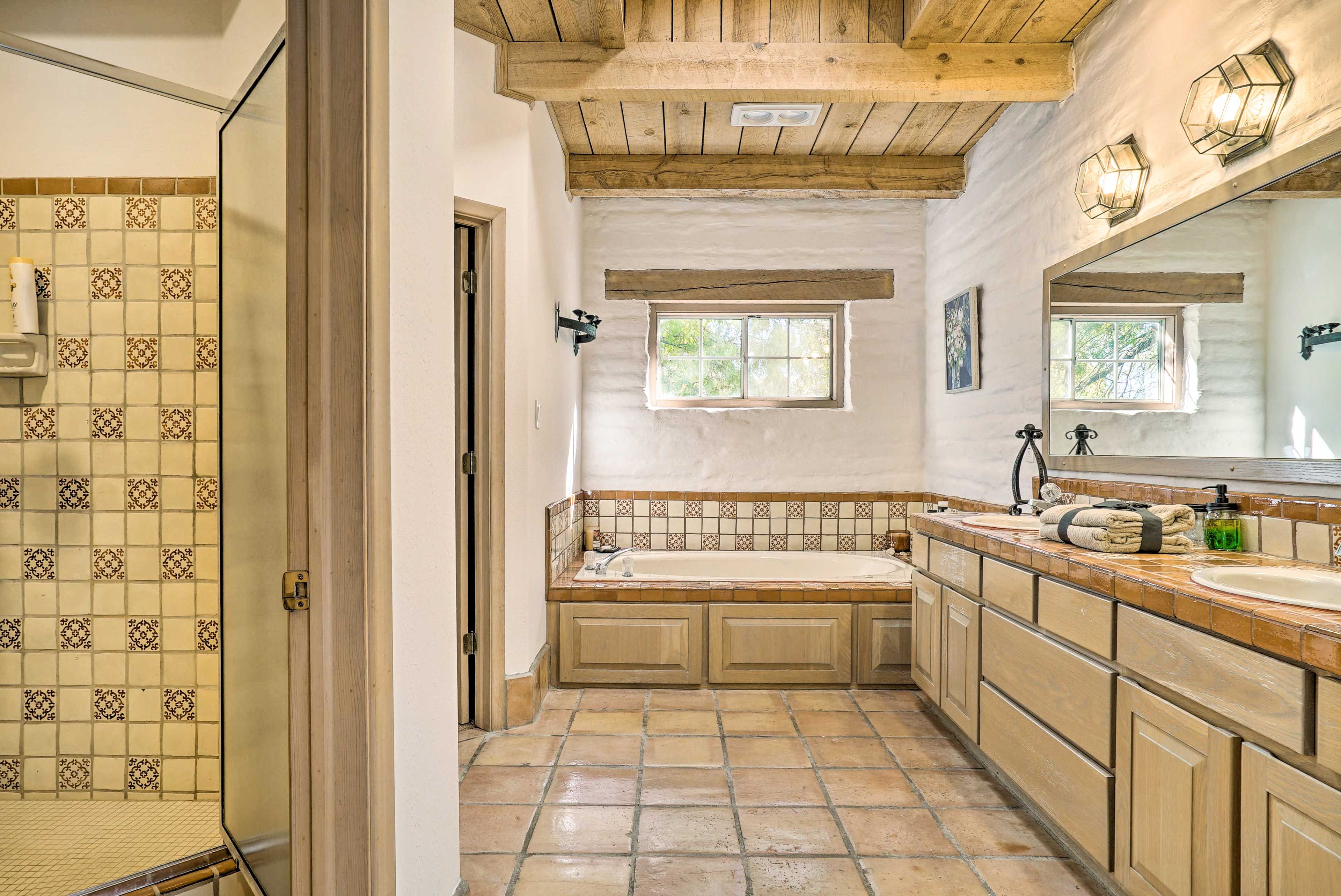 En-Suite Bathroom | Jetted Tub | Double Sink | Complimentary Toiletries