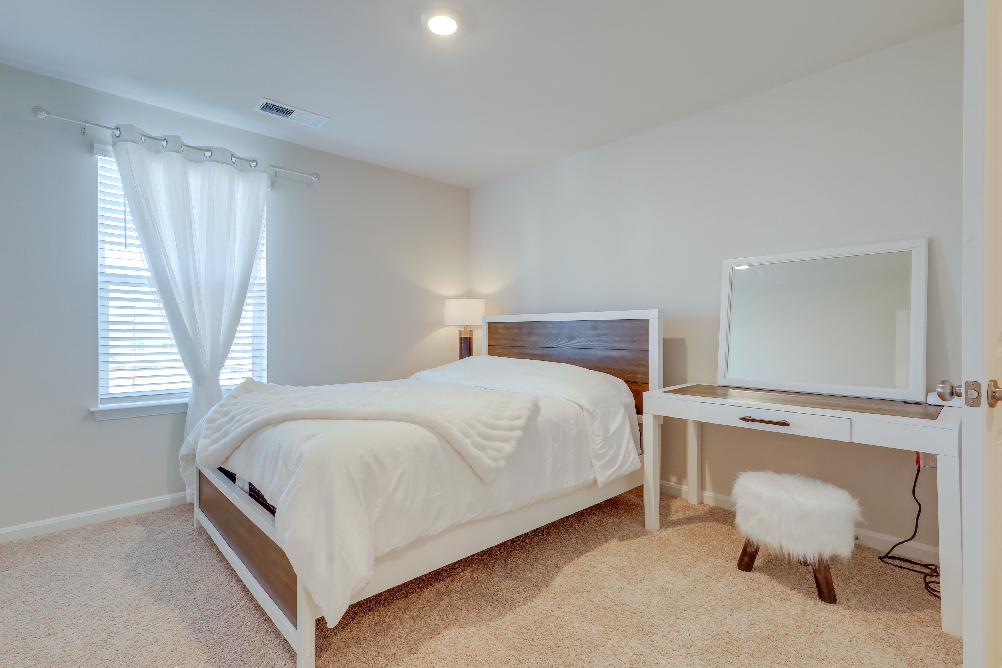 Bedroom 4 | Queen Bed | 2nd Floor