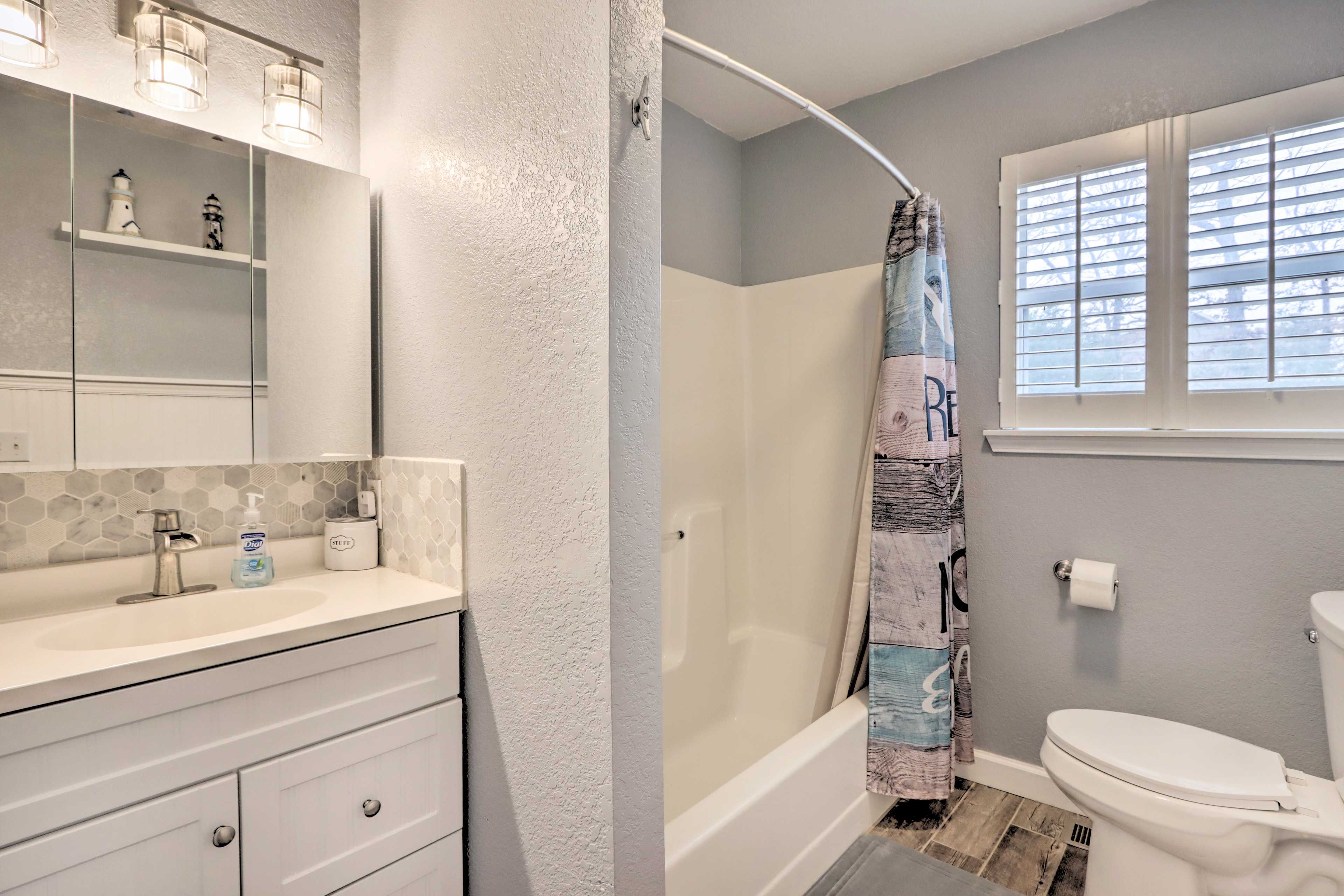 Full Bathroom