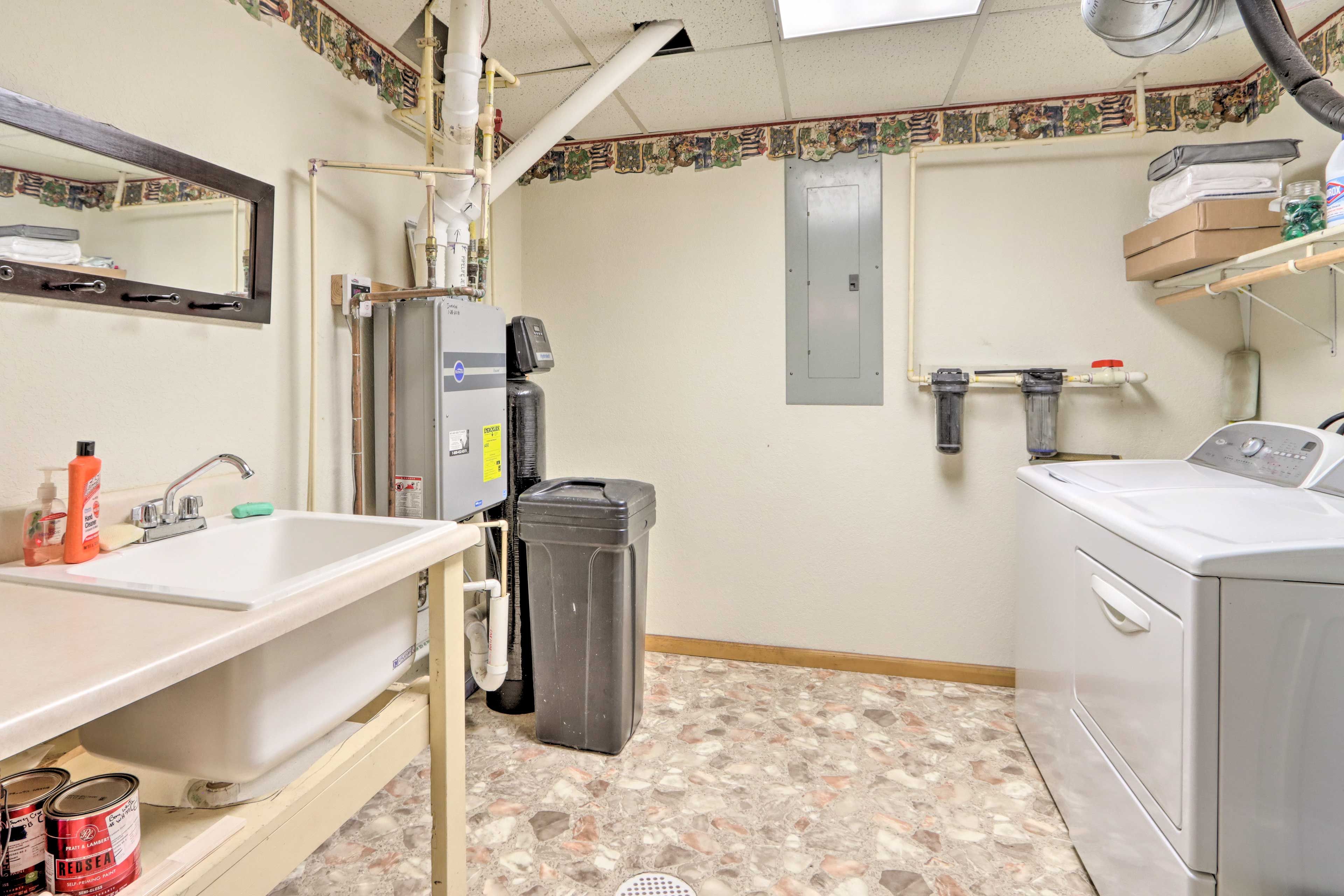 Laundry Room | Washer & Dryer