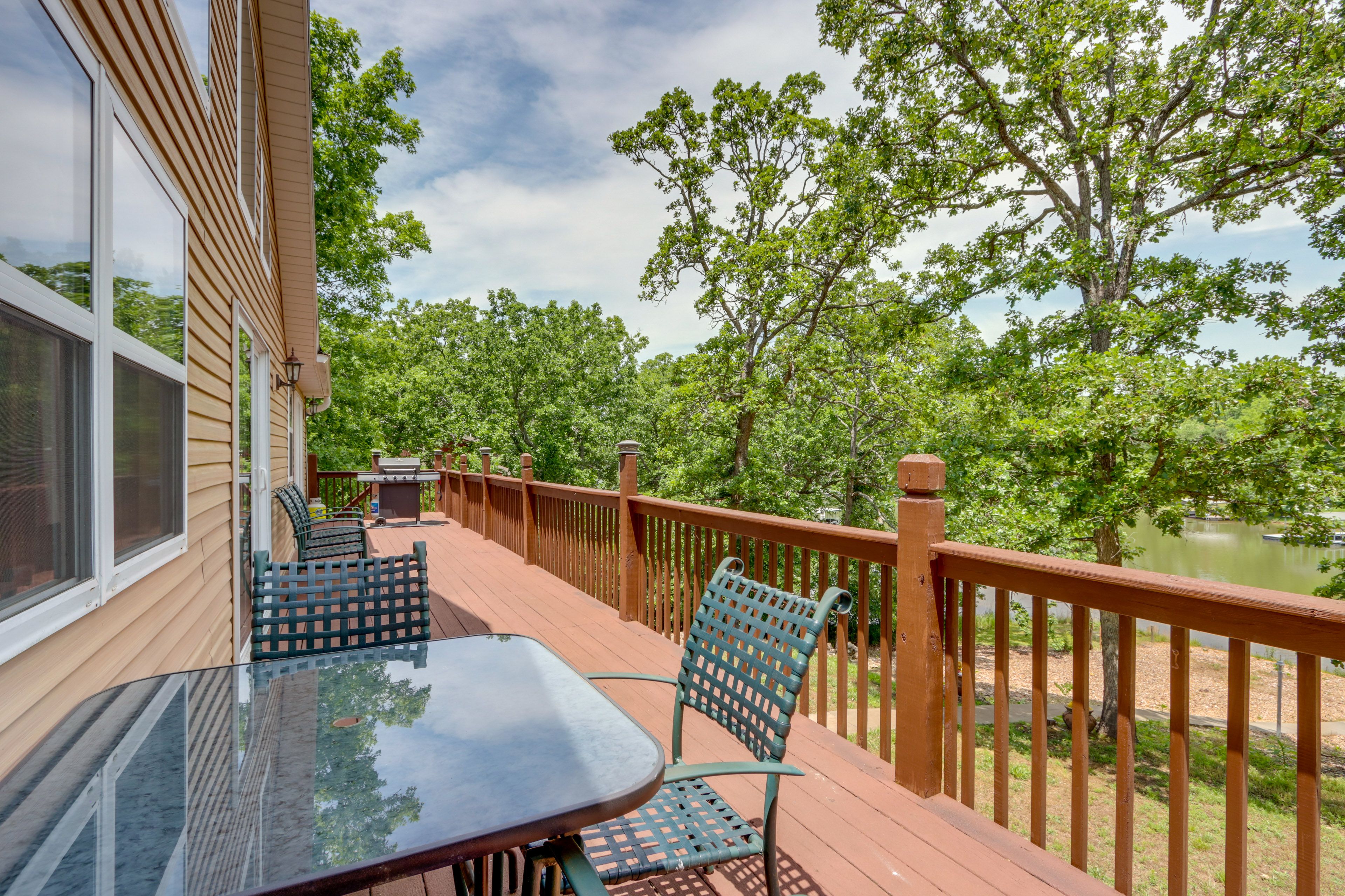 Private Deck | Outdoor Dining Area | Grill