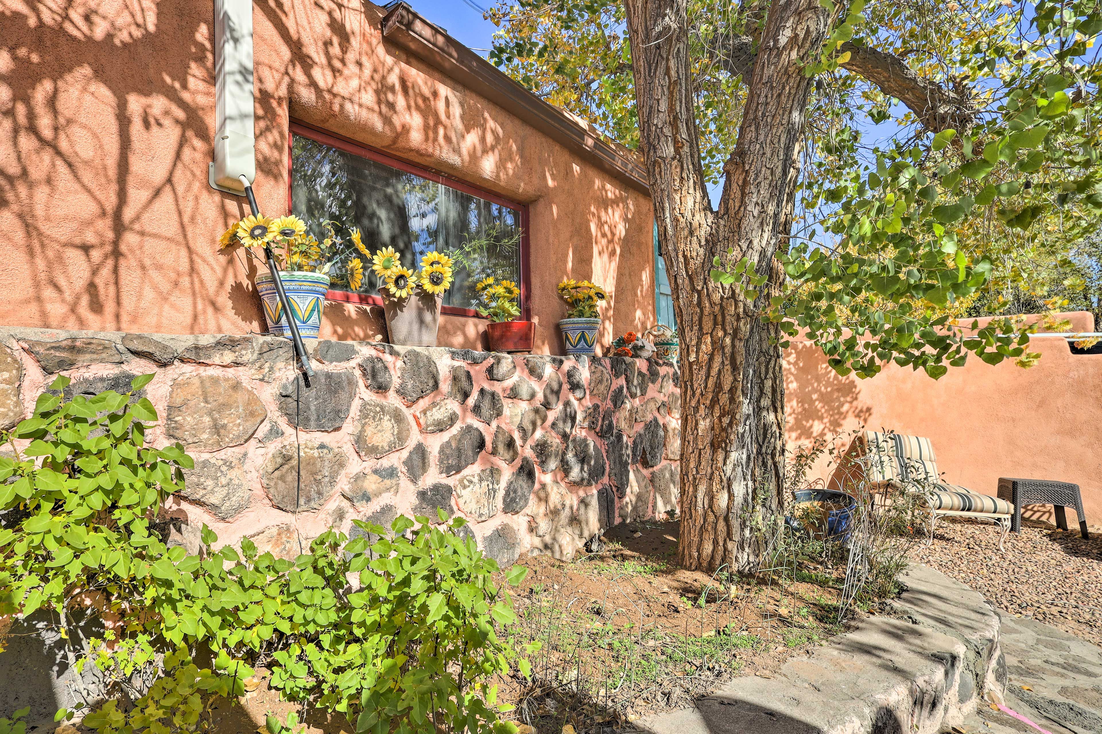 Shared Courtyard | Fire Pit | Grill