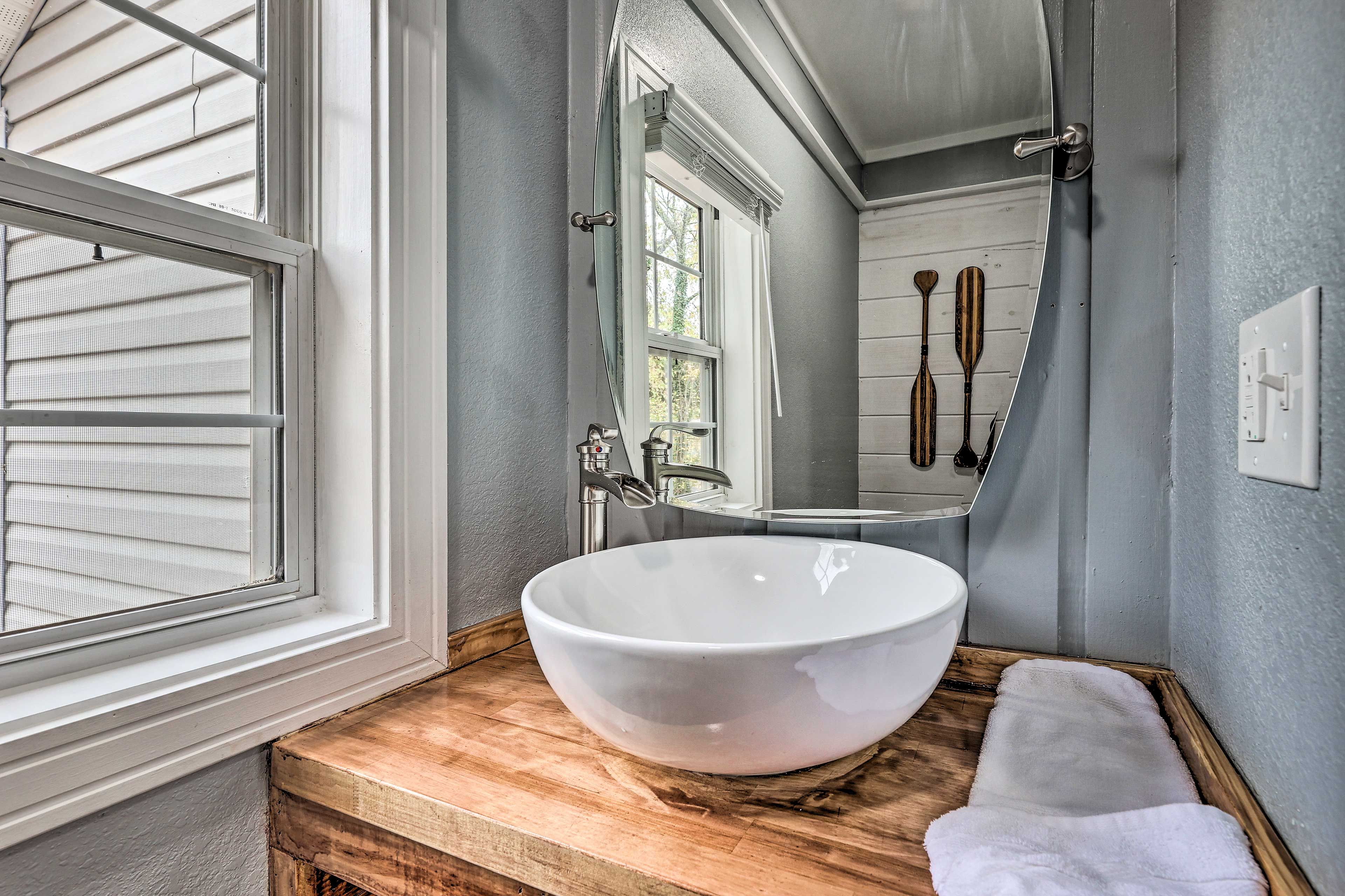 Half Bathroom | Main Floor