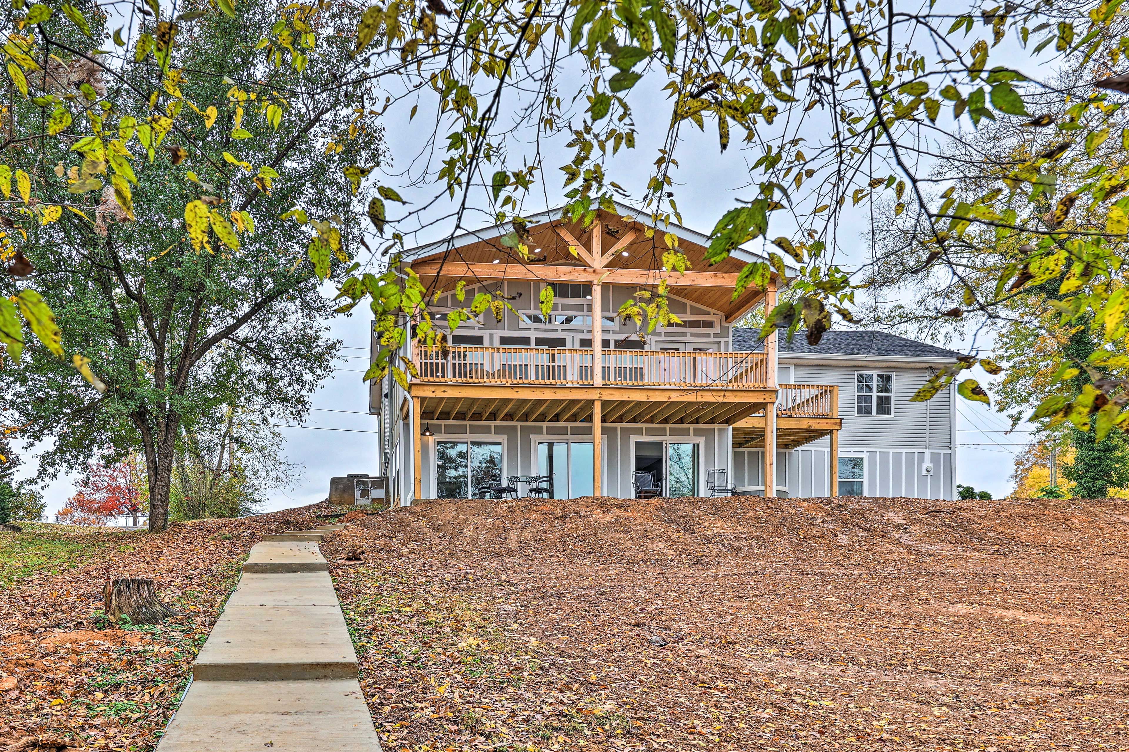 Backyard | Private Hot Tub | Pet Friendly w/ Fee