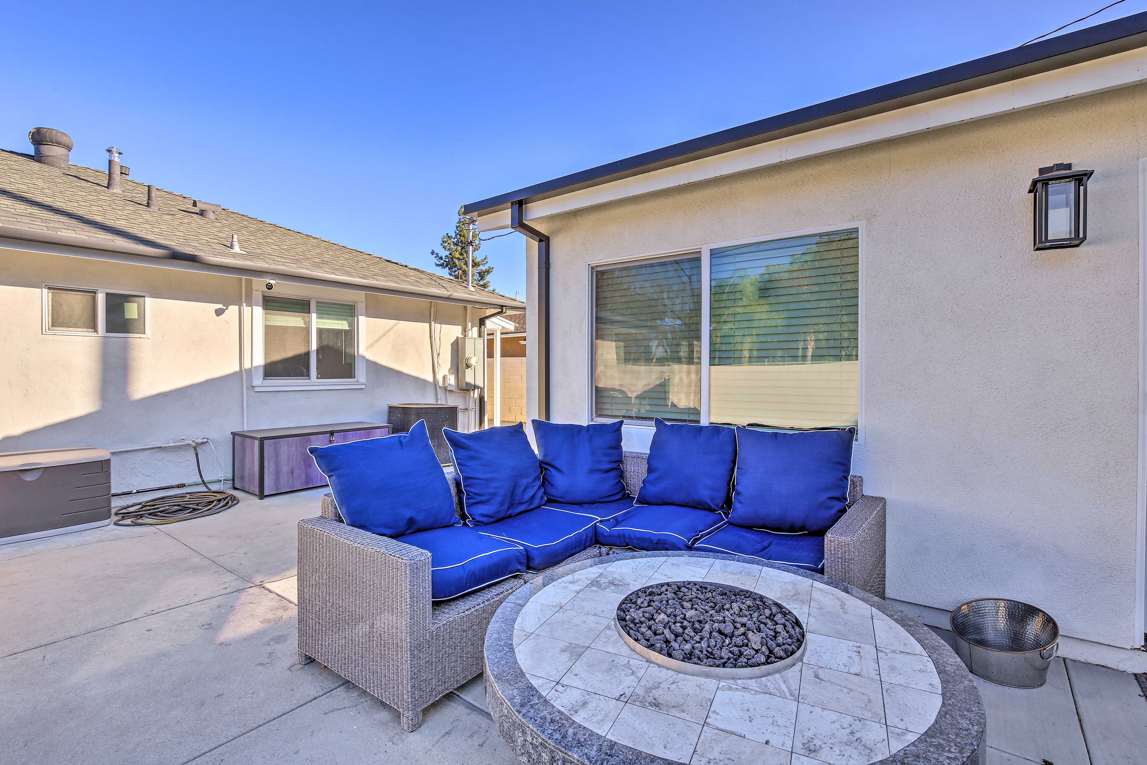 Private Backyard Area | Gas Grill | Hammock | Fire Pit | Pool Toys