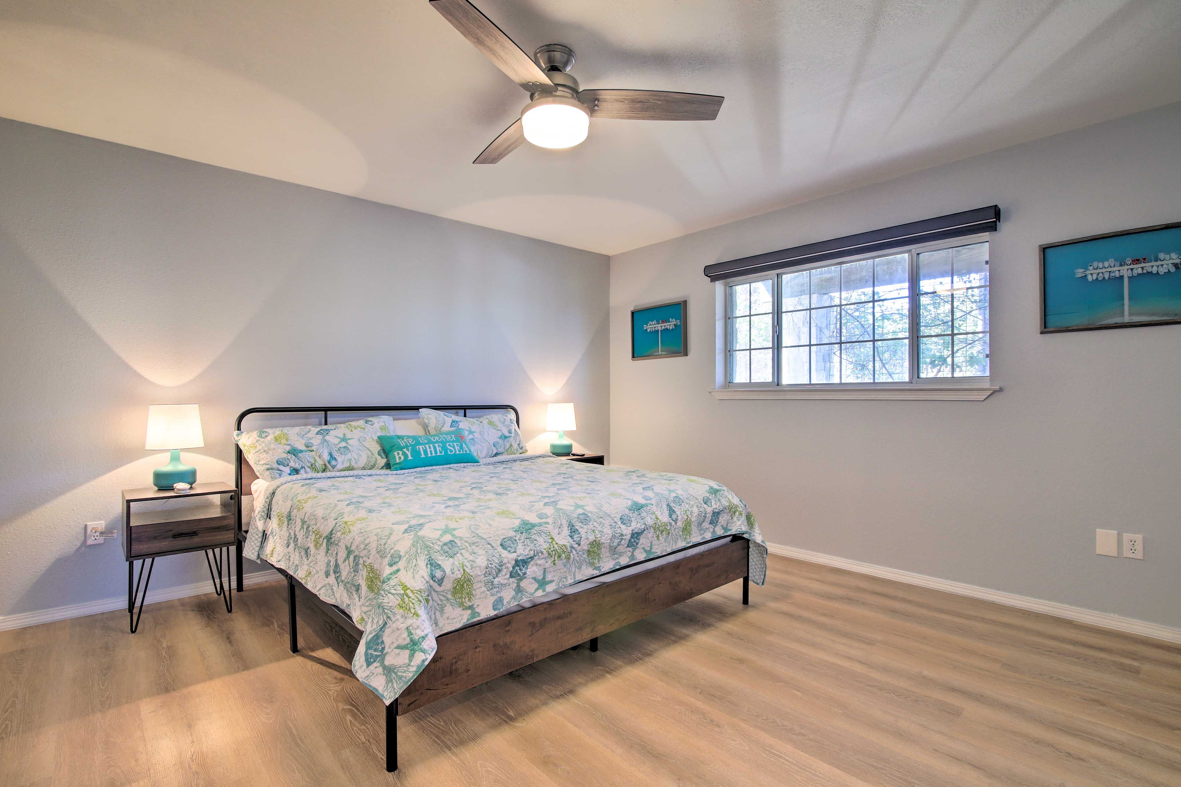 Bedroom 2 | King Bed | Smart TV