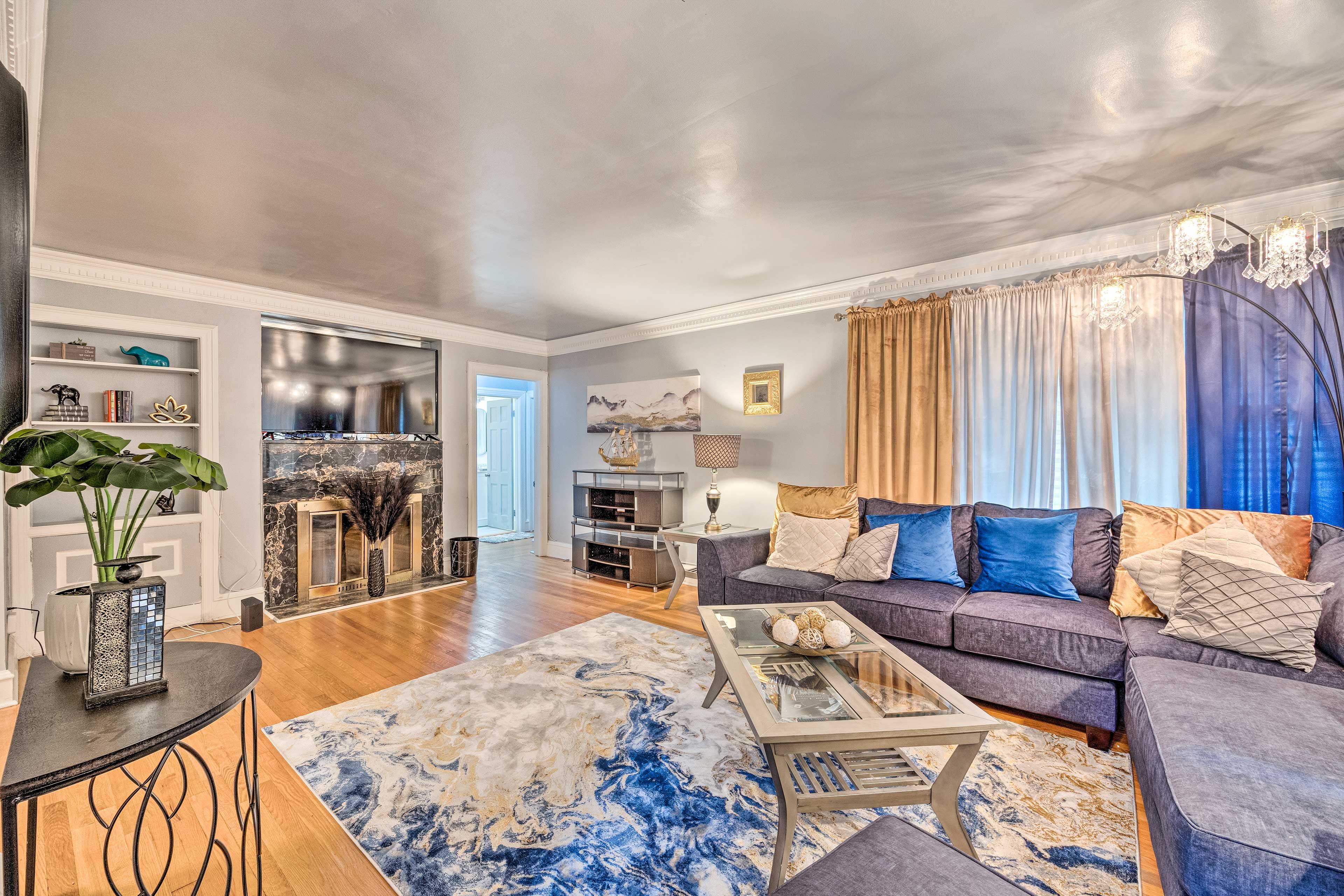 Petersburg Vacation Rental | 4BR | 2.5BA | 4,300 Sq Ft | Stairs Required