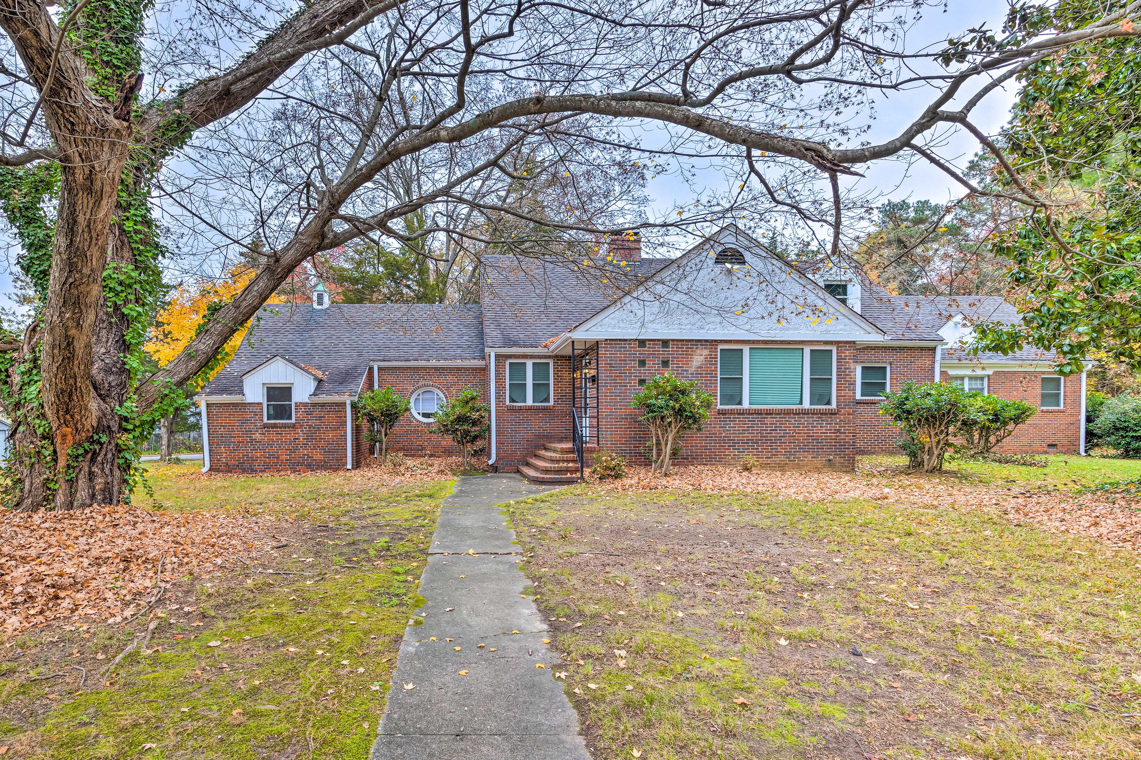 Property Exterior | 2 Exterior Security Cameras | Pet Fee