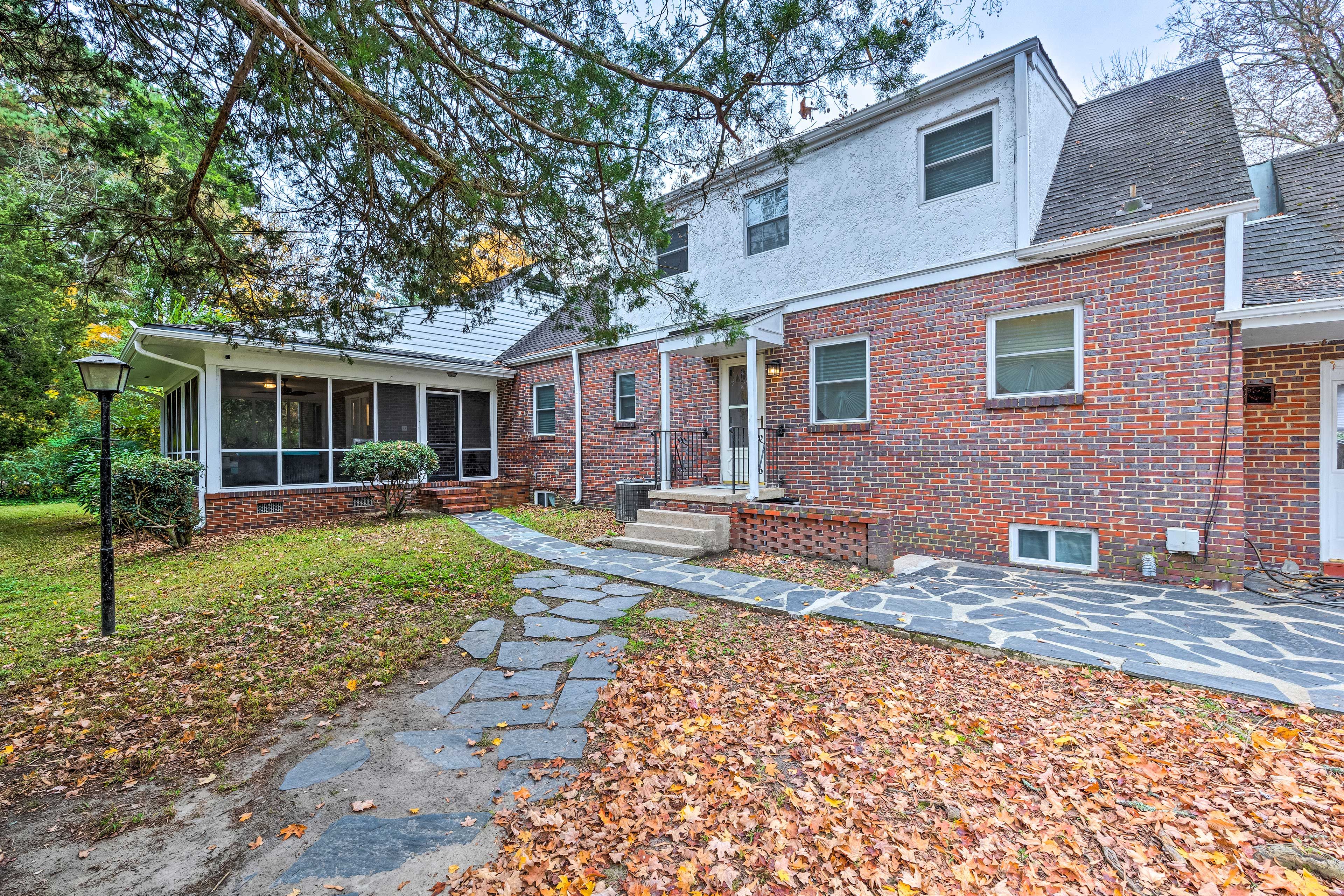 Property Exterior | Driveway/Carport Parking (4 Vehicles) | Trailer Parking